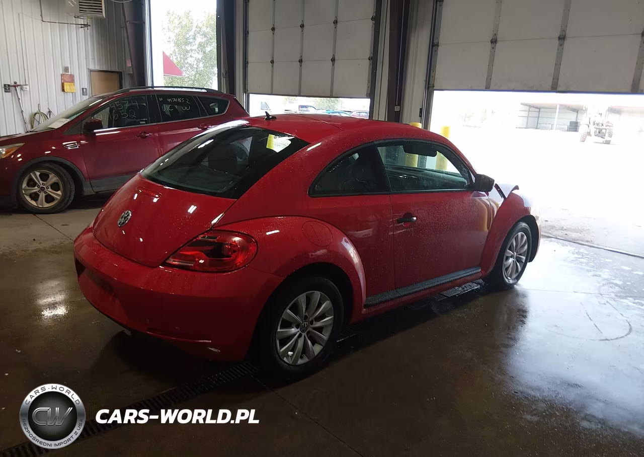 2014 Volkswagen Beetle 2.5L Entry VIN:3VWFP7AT2EM625573 - 13
