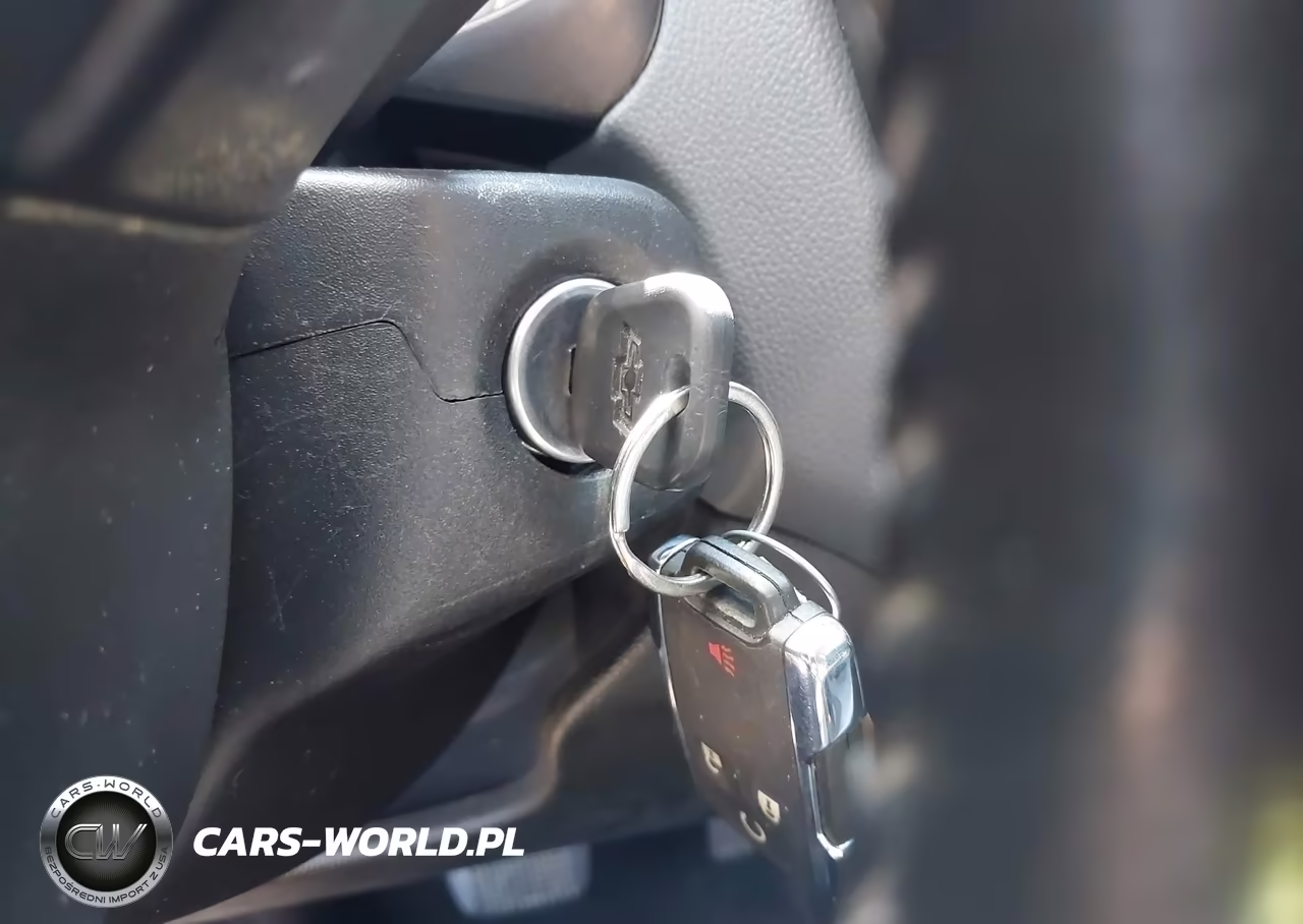 2018 Chevrolet Colorado Z71 VIN:1GCPTDE18J1128044 - 11