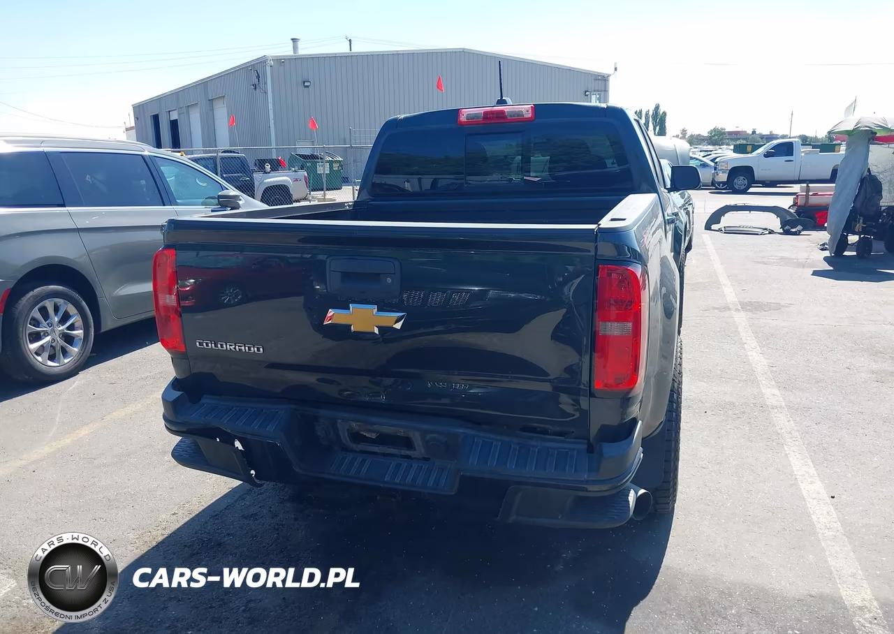 2018 Chevrolet Colorado Z71 VIN:1GCPTDE18J1128044 - 16