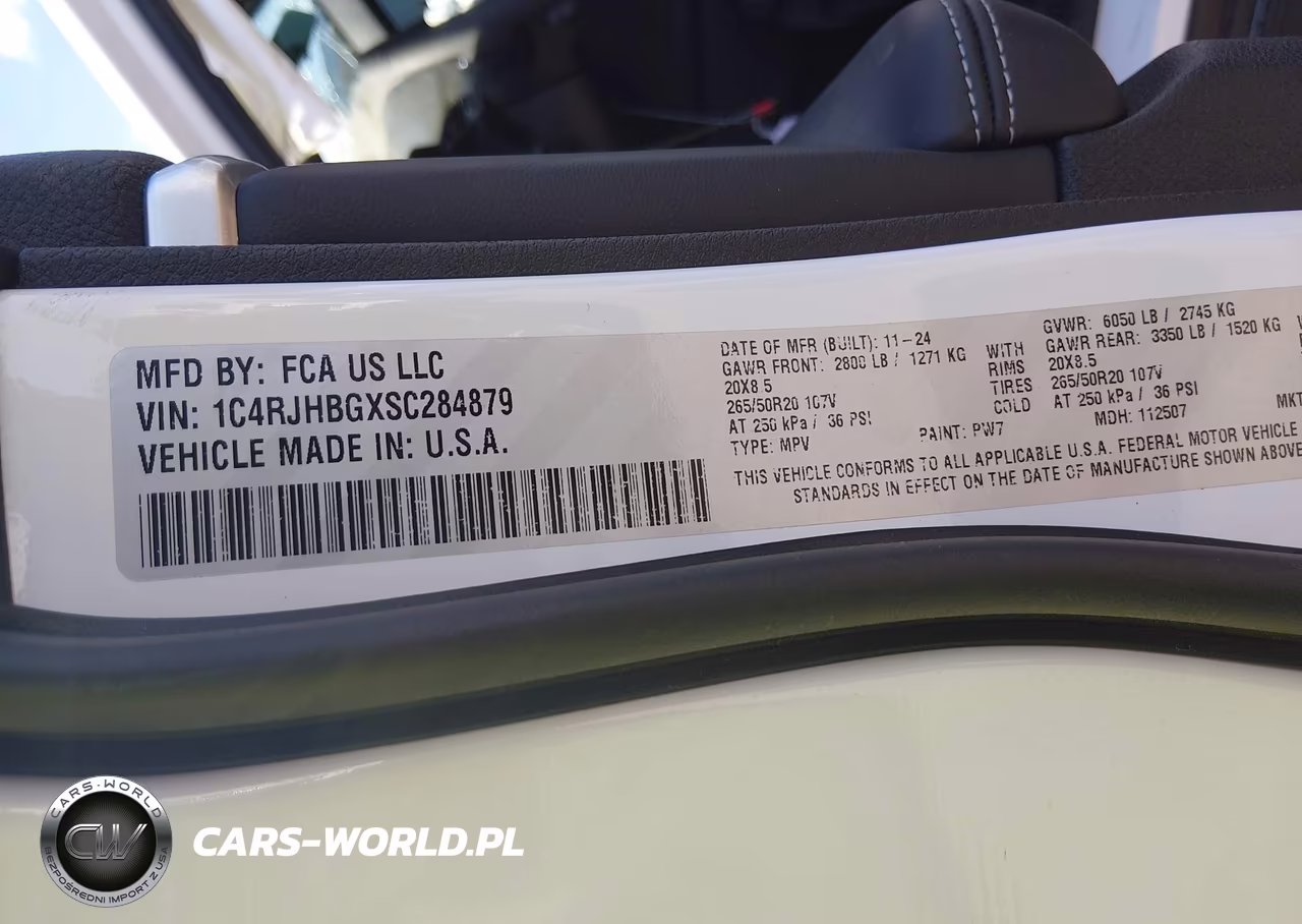 2025 Jeep Grand Cherokee Limited 4X4 VIN:1C4RJHBGXSC284879 - 9