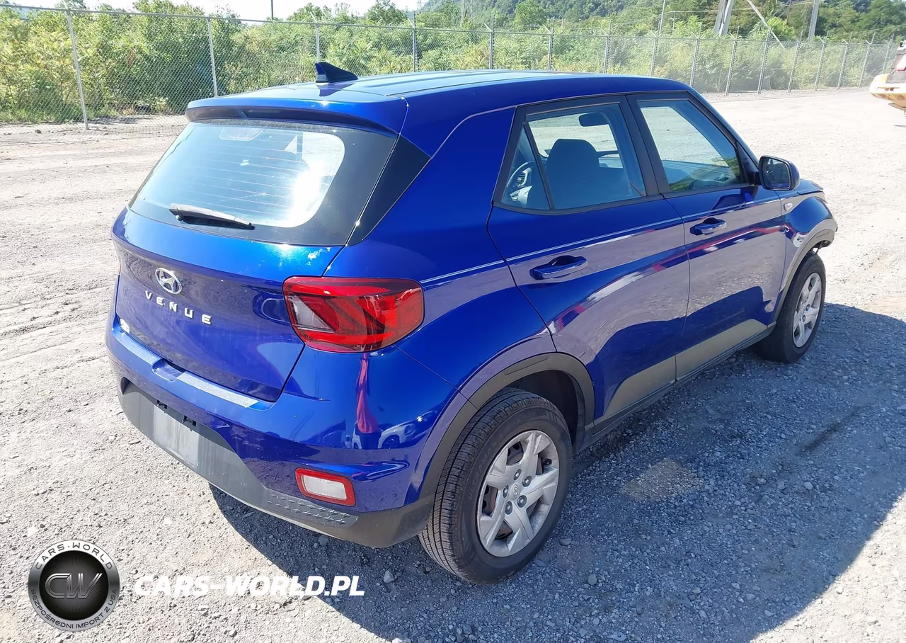 2020 Hyundai Venue Se VIN:KMHRB8A38LU031725 - 4