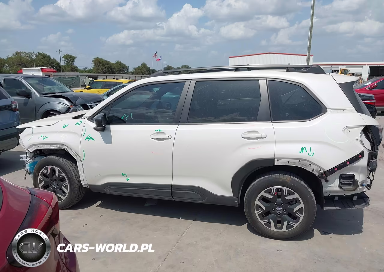 2025 Subaru Forester Premium VIN:JF2SLDDC5SH538811 - 14