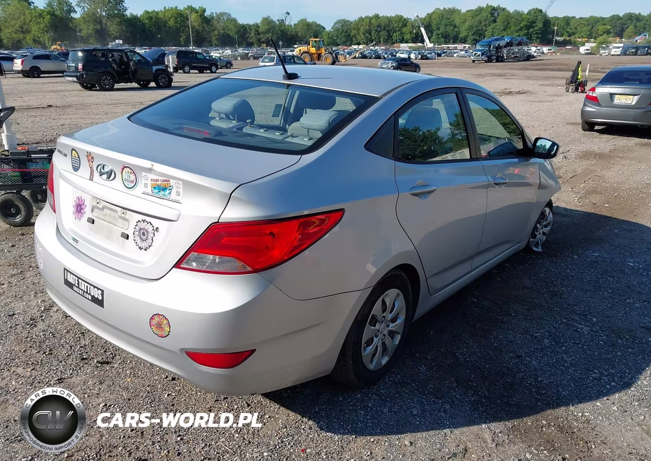 2016 Hyundai Accent Se VIN:KMHCT4AE4GU011832 - 4