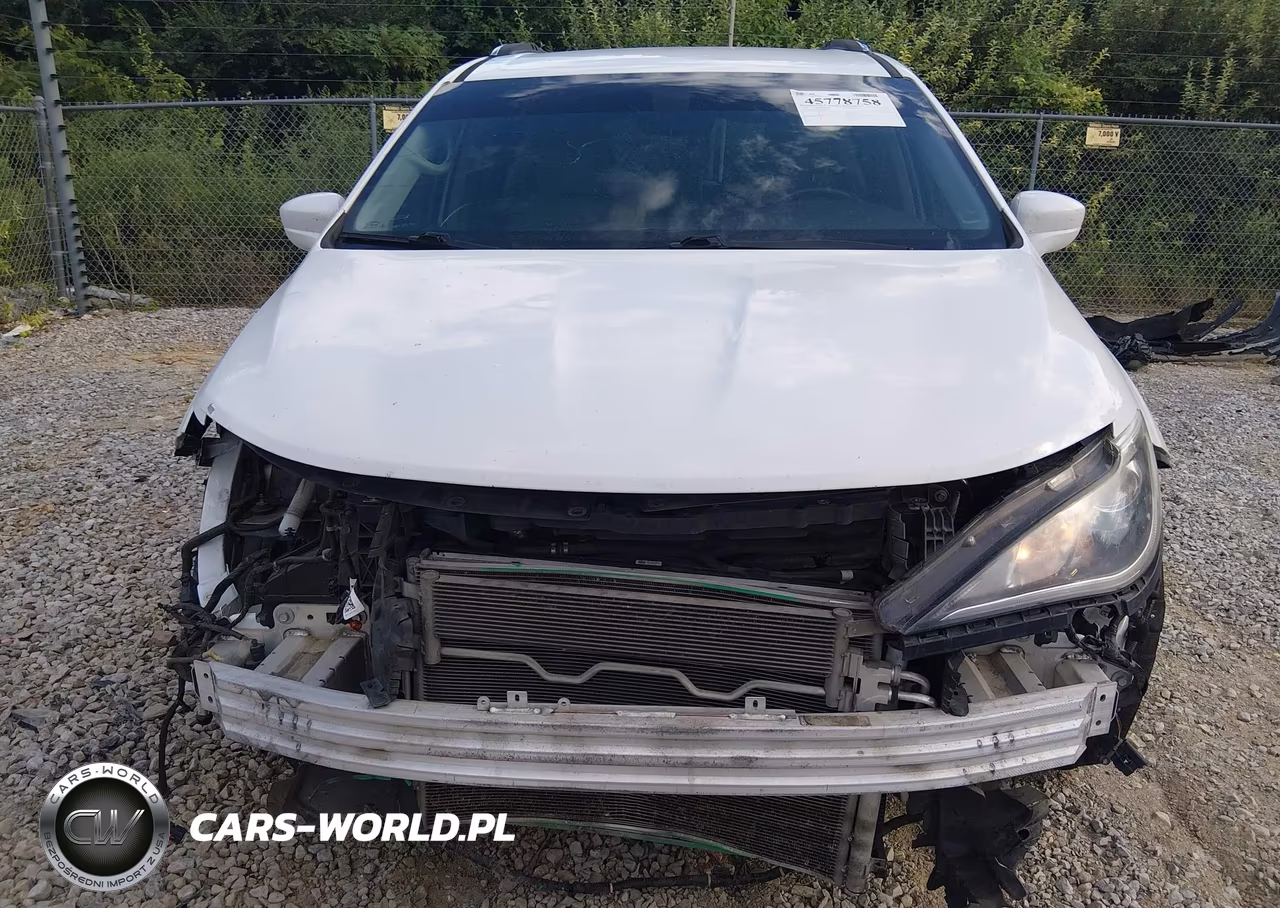 2020 Chrysler Pacifica Touring L VIN:2C4RC1BG2LR140091 - 12