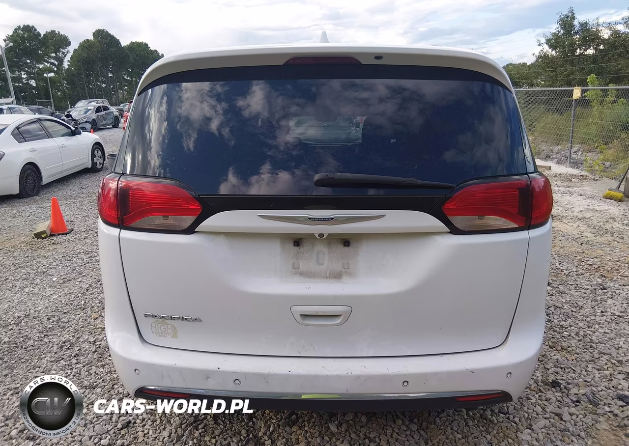 2020 Chrysler Pacifica Touring L VIN:2C4RC1BG2LR140091 - 16