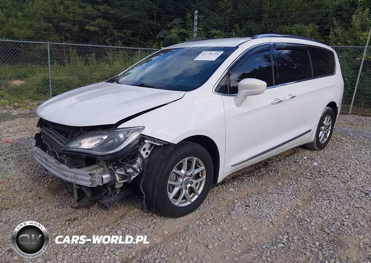 2020 Chrysler Pacifica Touring L VIN:2C4RC1BG2LR140091 - 2