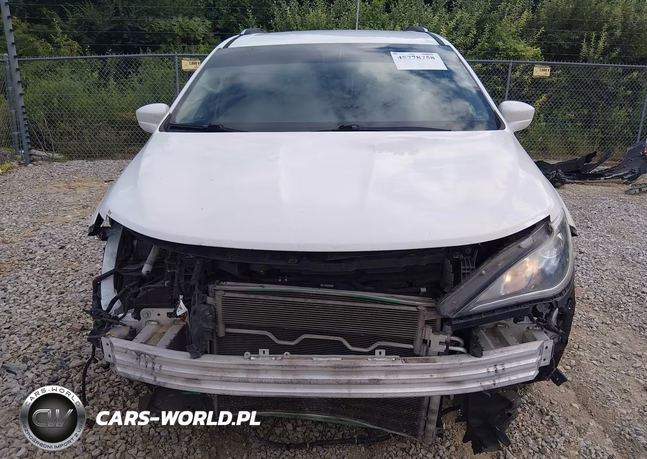 2020 Chrysler Pacifica Touring L VIN:2C4RC1BG2LR140091 - 6
