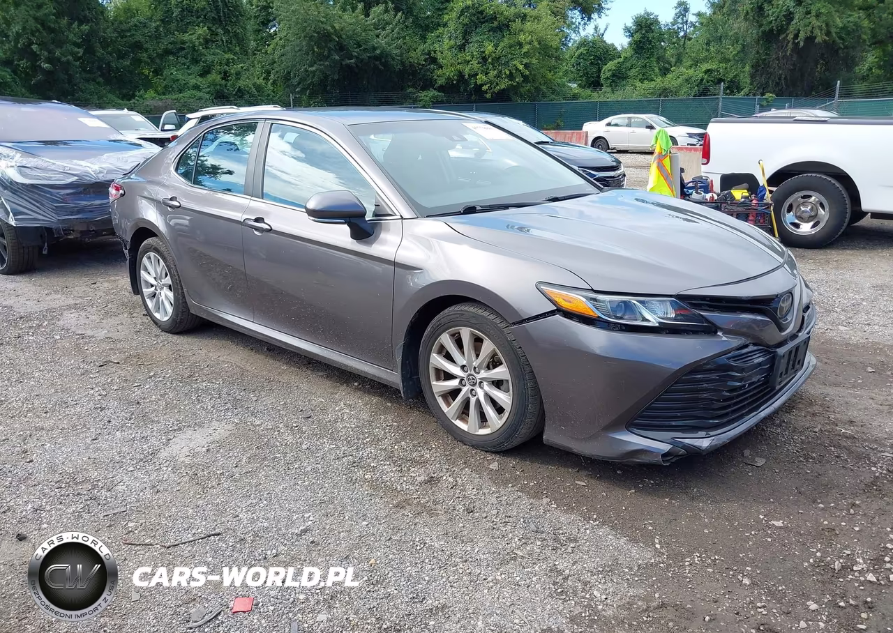 2018 Toyota Camry Le – zdjęcie 1 z 21