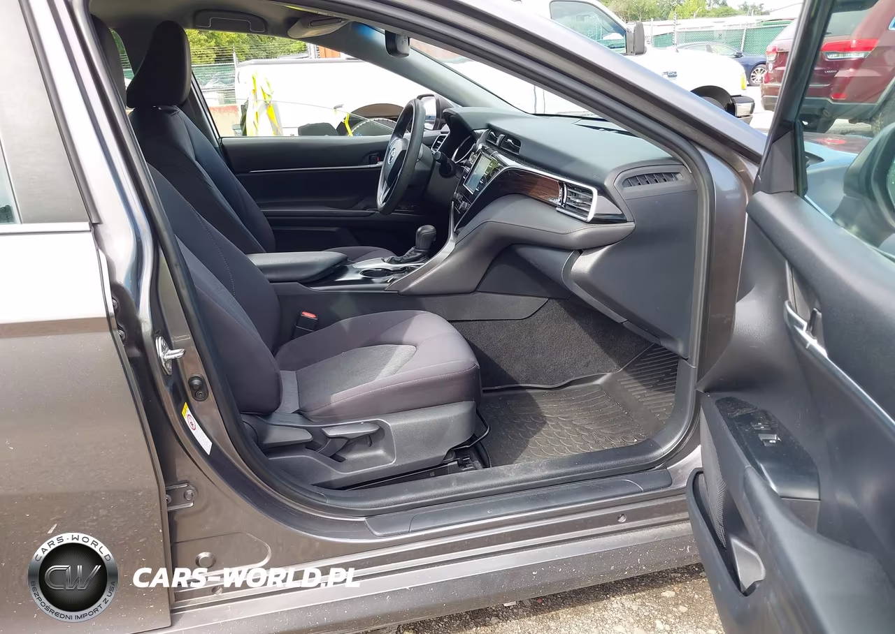 2018 Toyota Camry Le VIN:4T1B11HK7JU519621 - 5