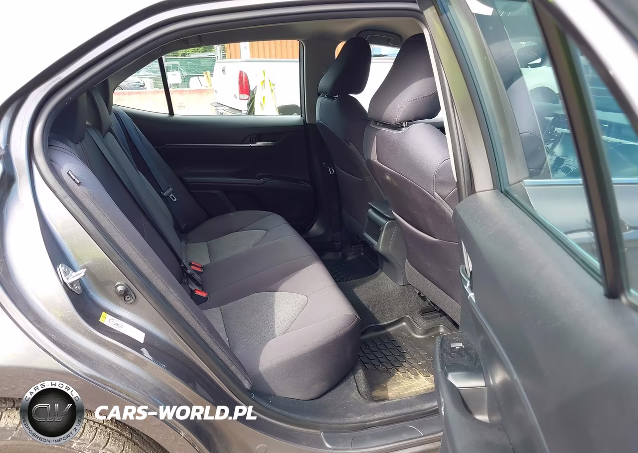 2018 Toyota Camry Le VIN:4T1B11HK7JU519621 - 8