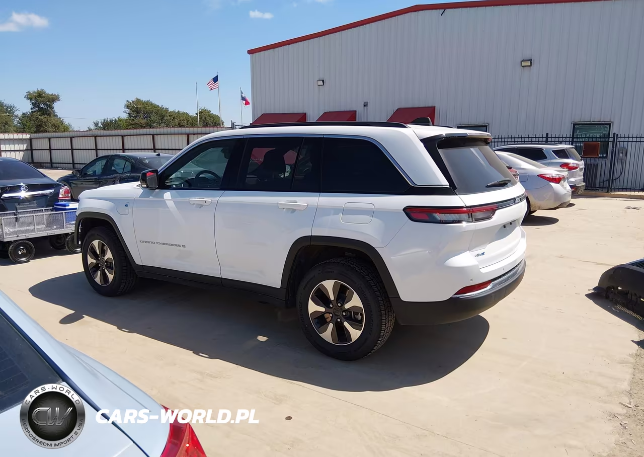 2024 Jeep Grand Cherokee 4Xe VIN:1C4RJYB62R8521370 - 15