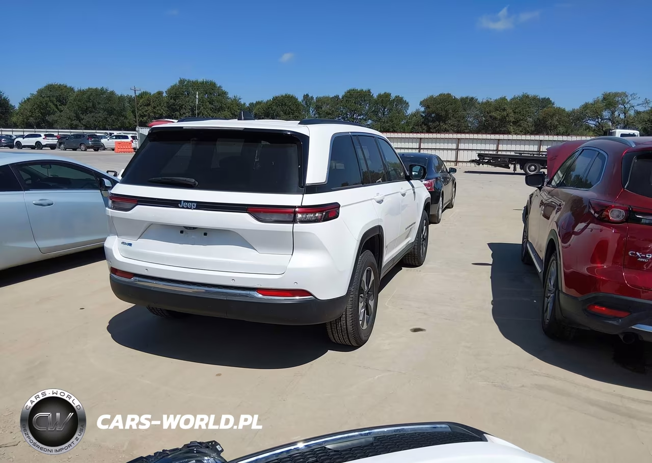 2024 Jeep Grand Cherokee 4Xe VIN:1C4RJYB62R8521370 - 4
