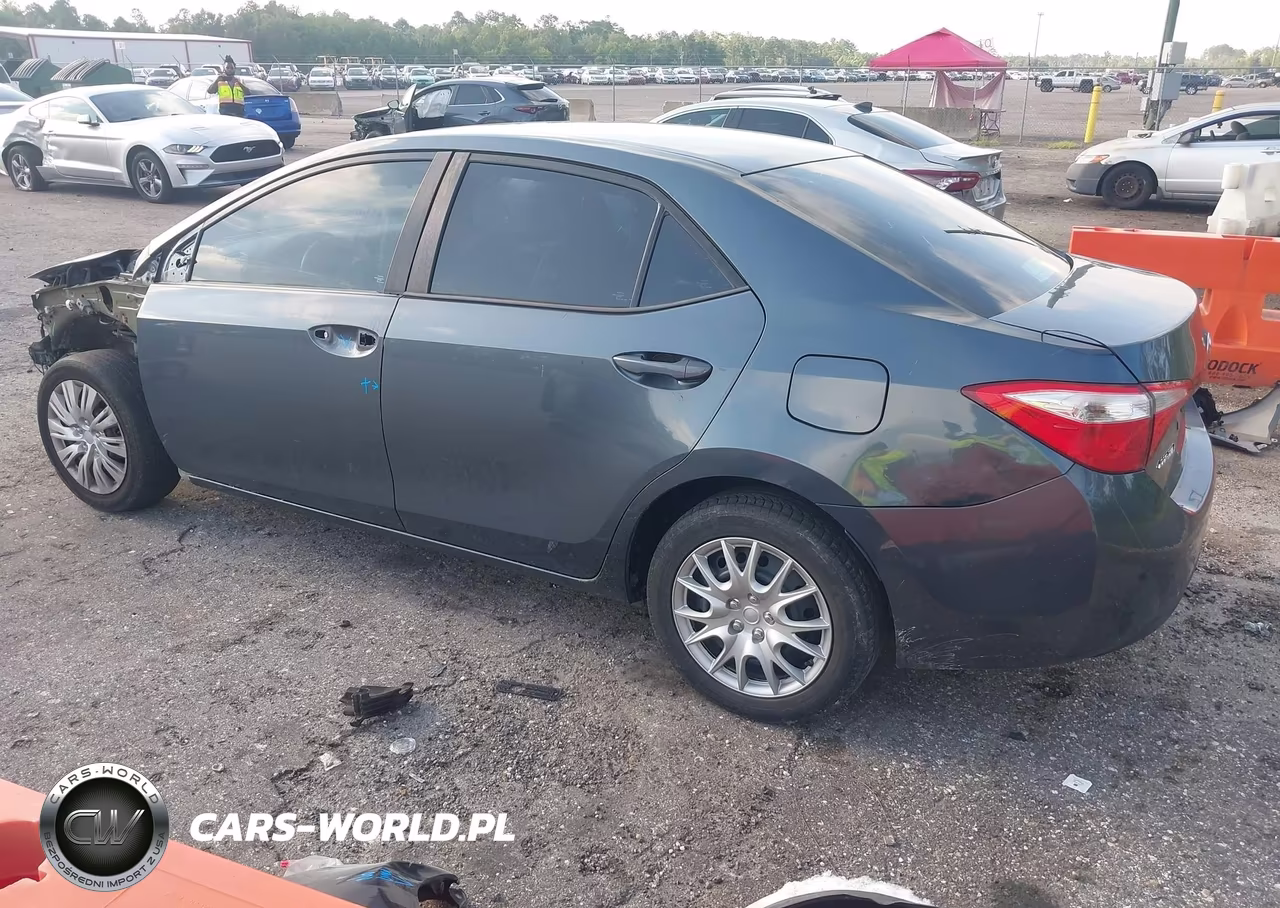 2016 Toyota Corolla Le VIN:2T1BURHE2GC729571 - 3