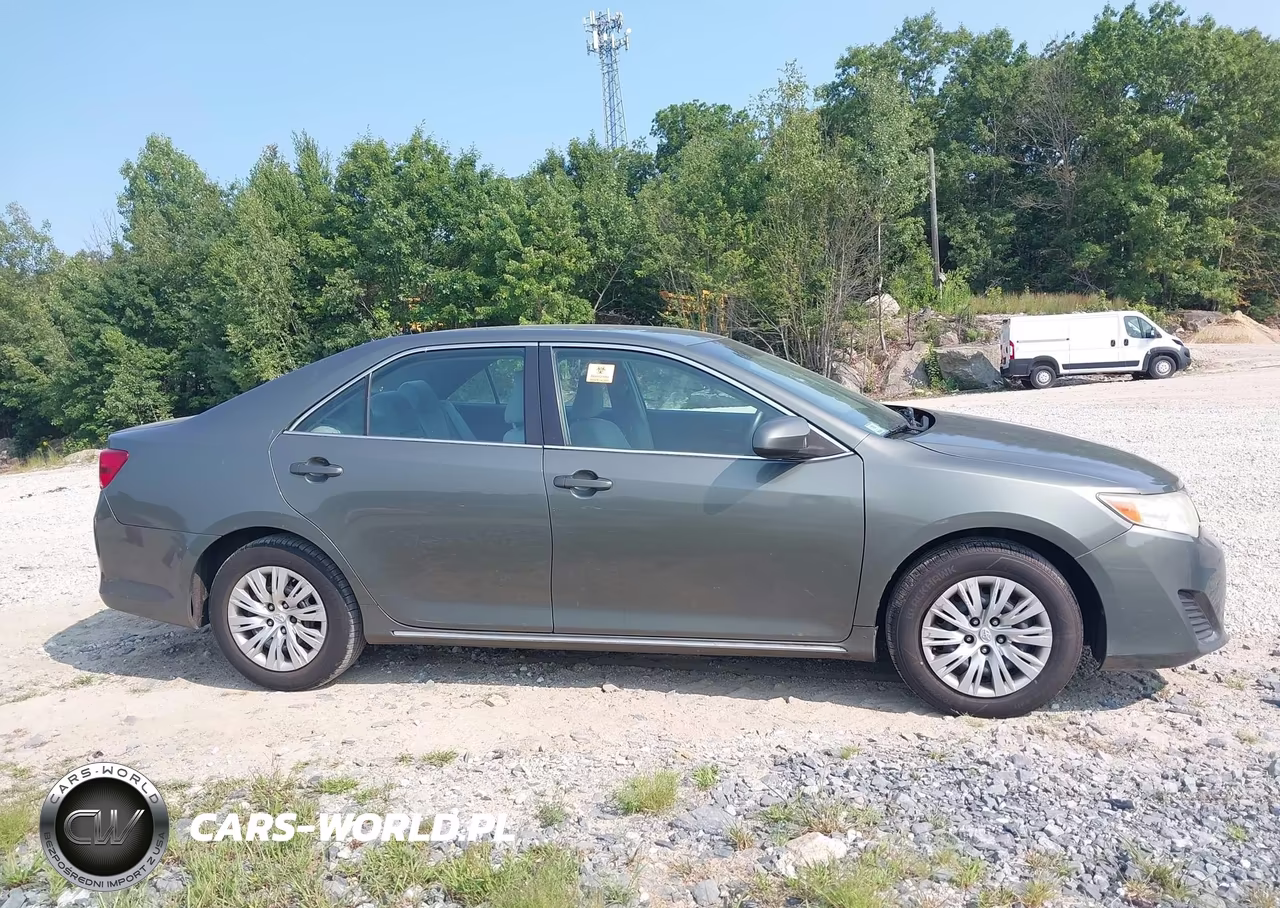 2014 Toyota Camry Le VIN:4T4BF1FKXER434806 - 13