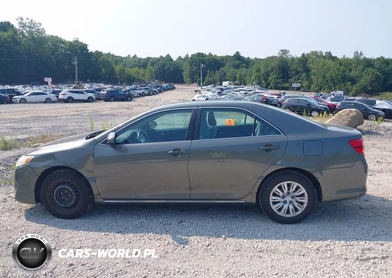 2014 Toyota Camry Le VIN:4T4BF1FKXER434806 - 14