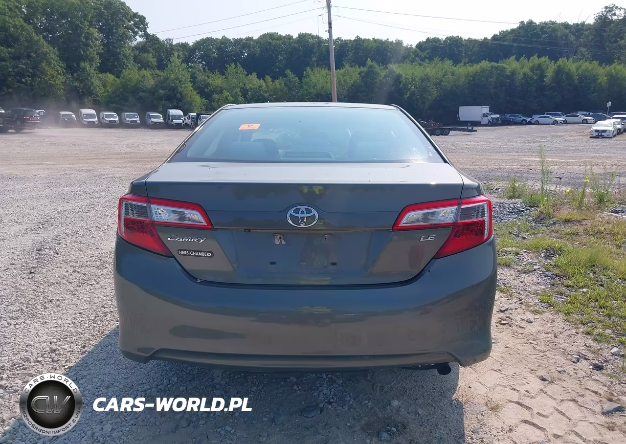 2014 Toyota Camry Le VIN:4T4BF1FKXER434806 - 16