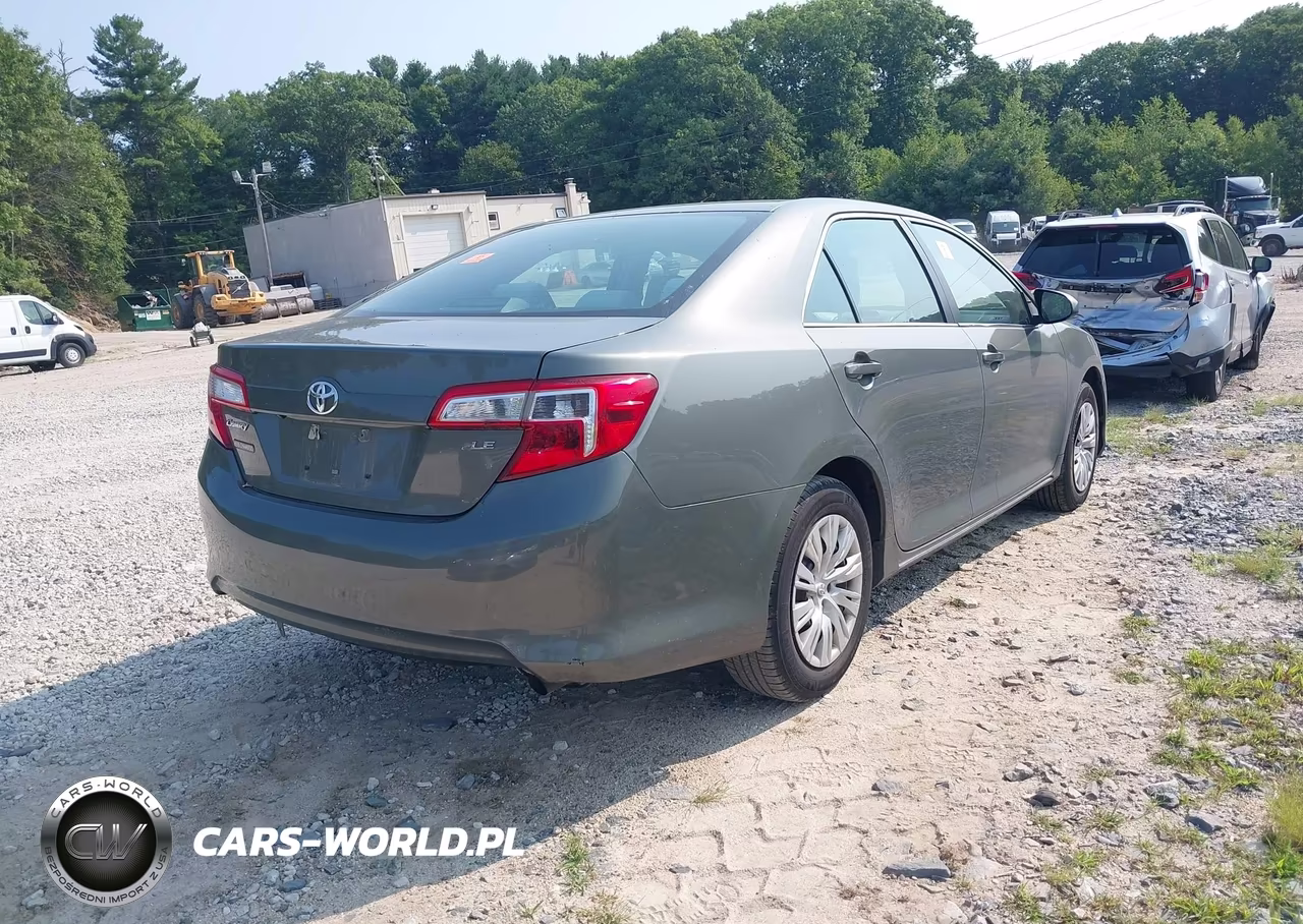 2014 Toyota Camry Le VIN:4T4BF1FKXER434806 - 4