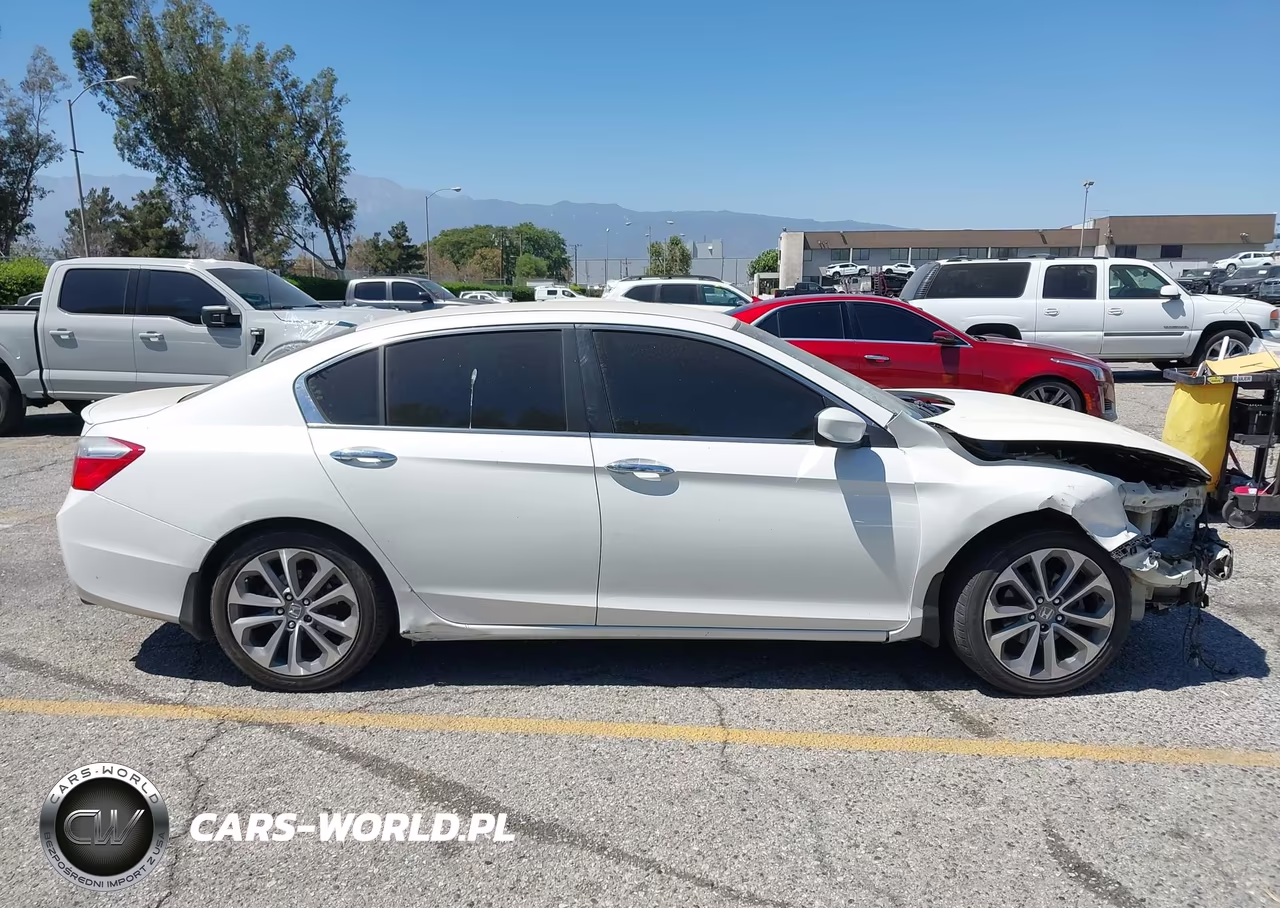 2015 Honda Accord Sport VIN:1HGCR2F5XFA093714 - 16