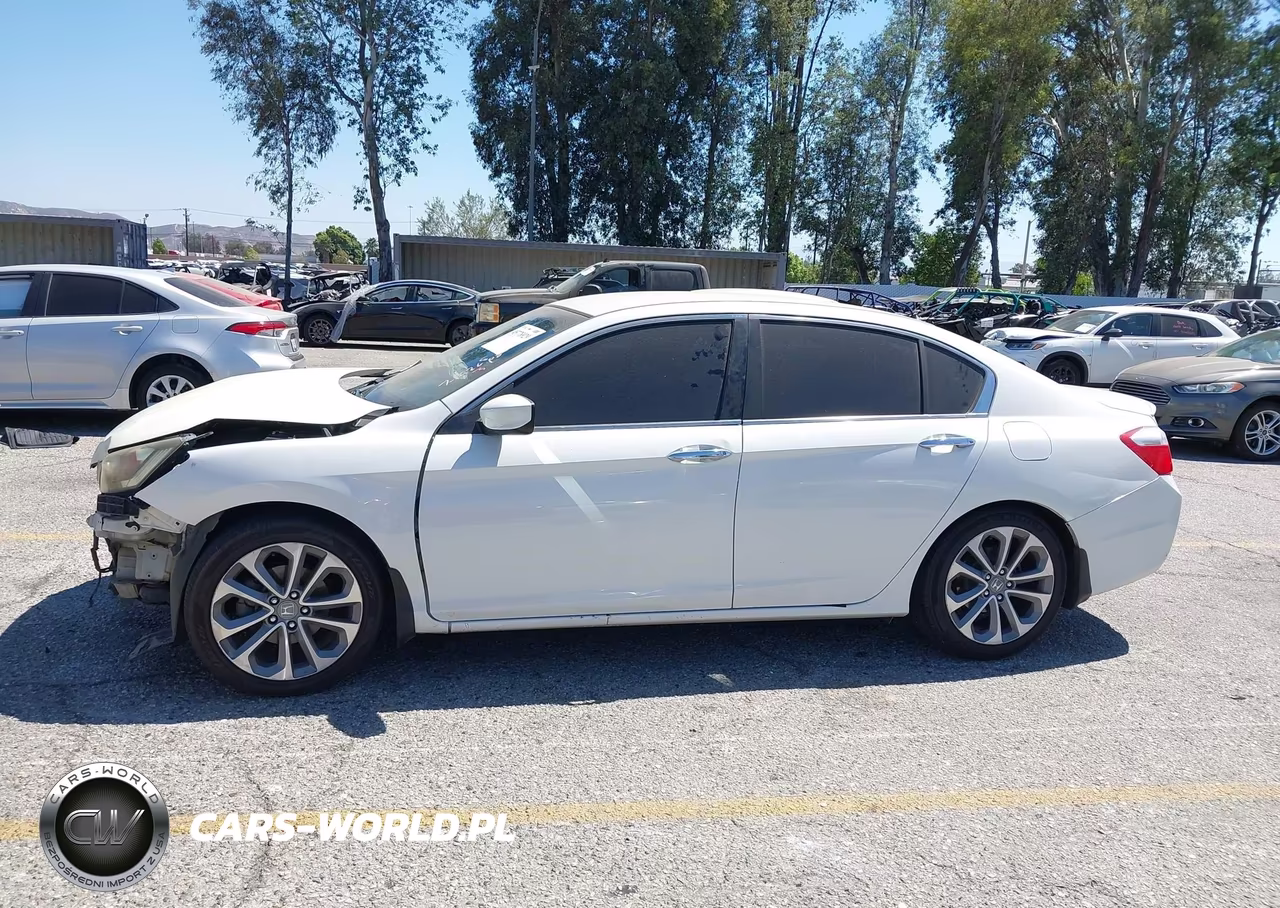 2015 Honda Accord Sport VIN:1HGCR2F5XFA093714 - 17