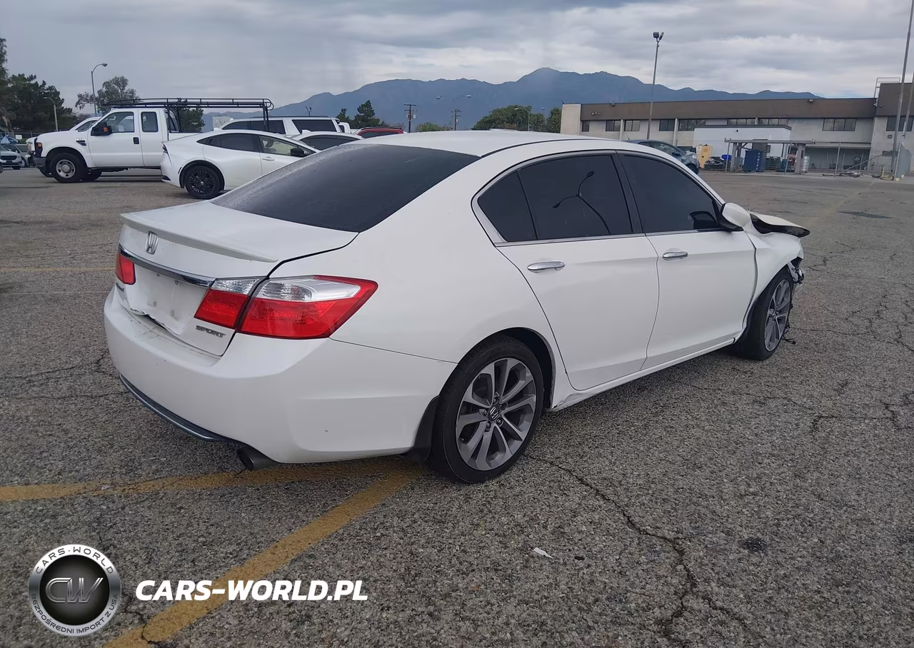 2015 Honda Accord Sport VIN:1HGCR2F5XFA093714 - 4