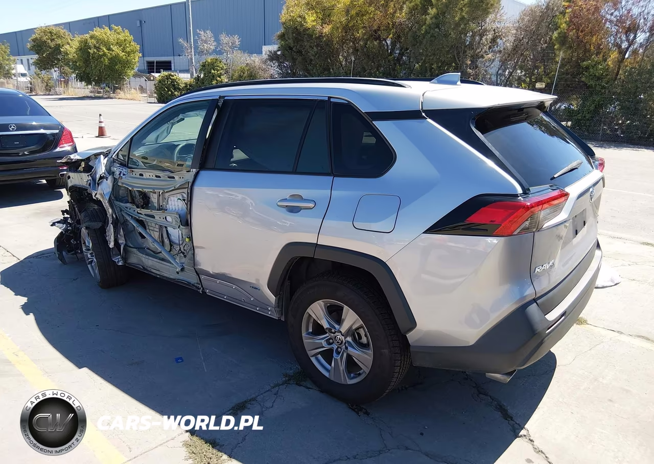 2023 Toyota Rav4 Hybrid Xle VIN:4T3RWRFV4PU103456 - 3