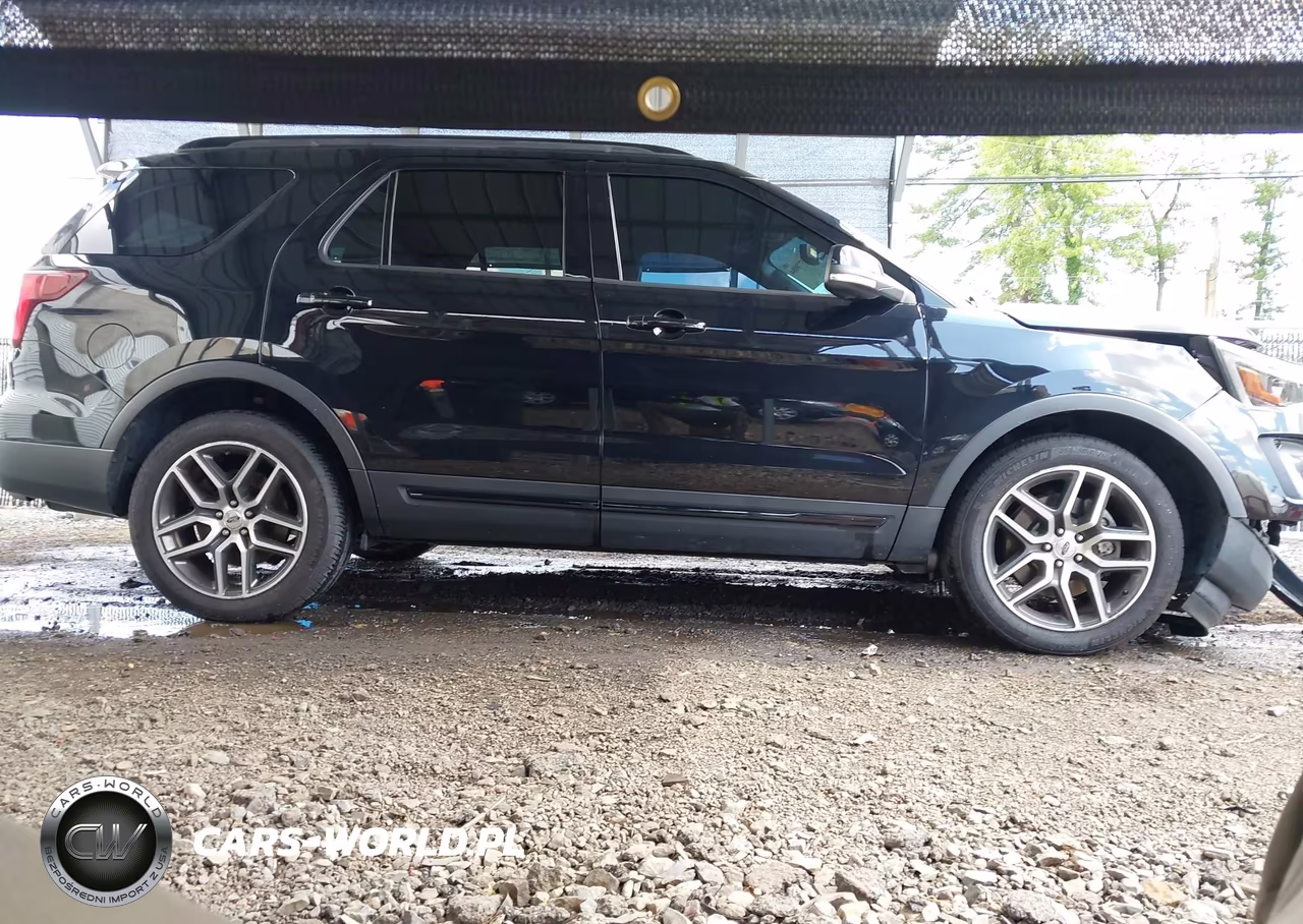 2017 Ford Explorer Sport VIN:1FM5K8GT7HGE26748 - 13
