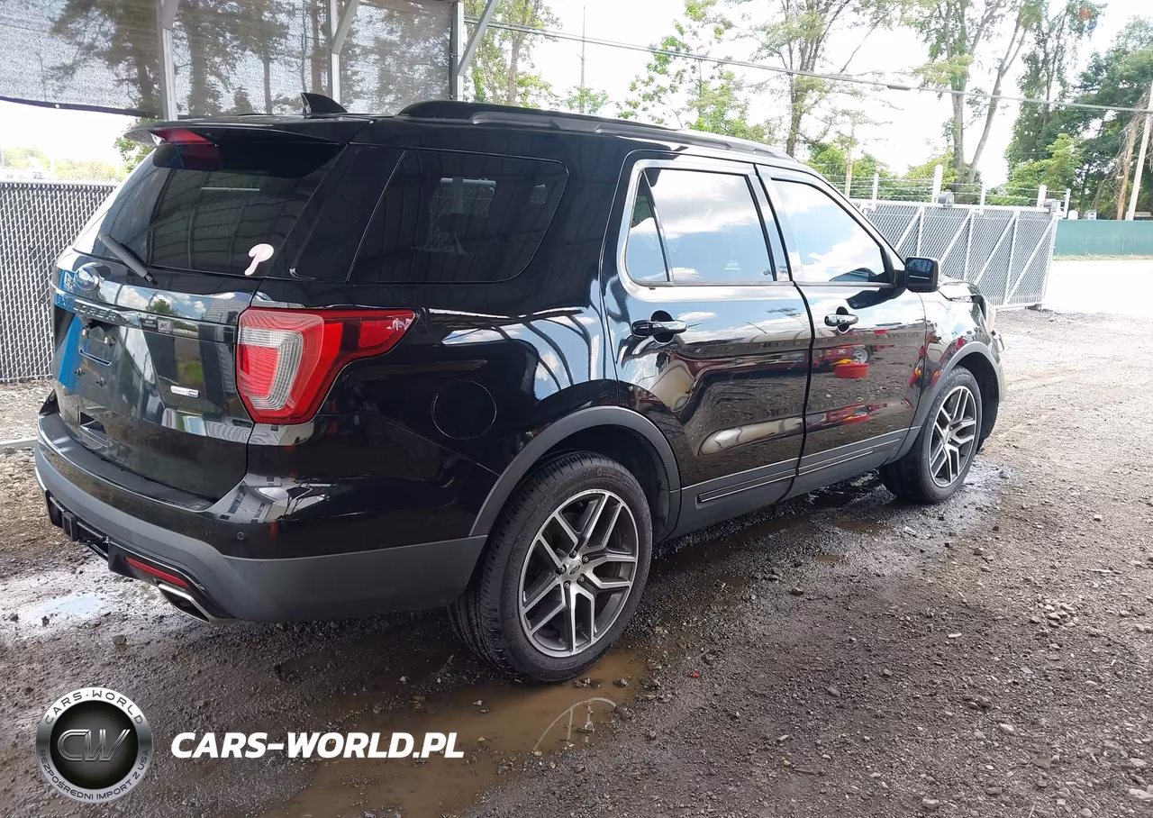 2017 Ford Explorer Sport VIN:1FM5K8GT7HGE26748 - 4