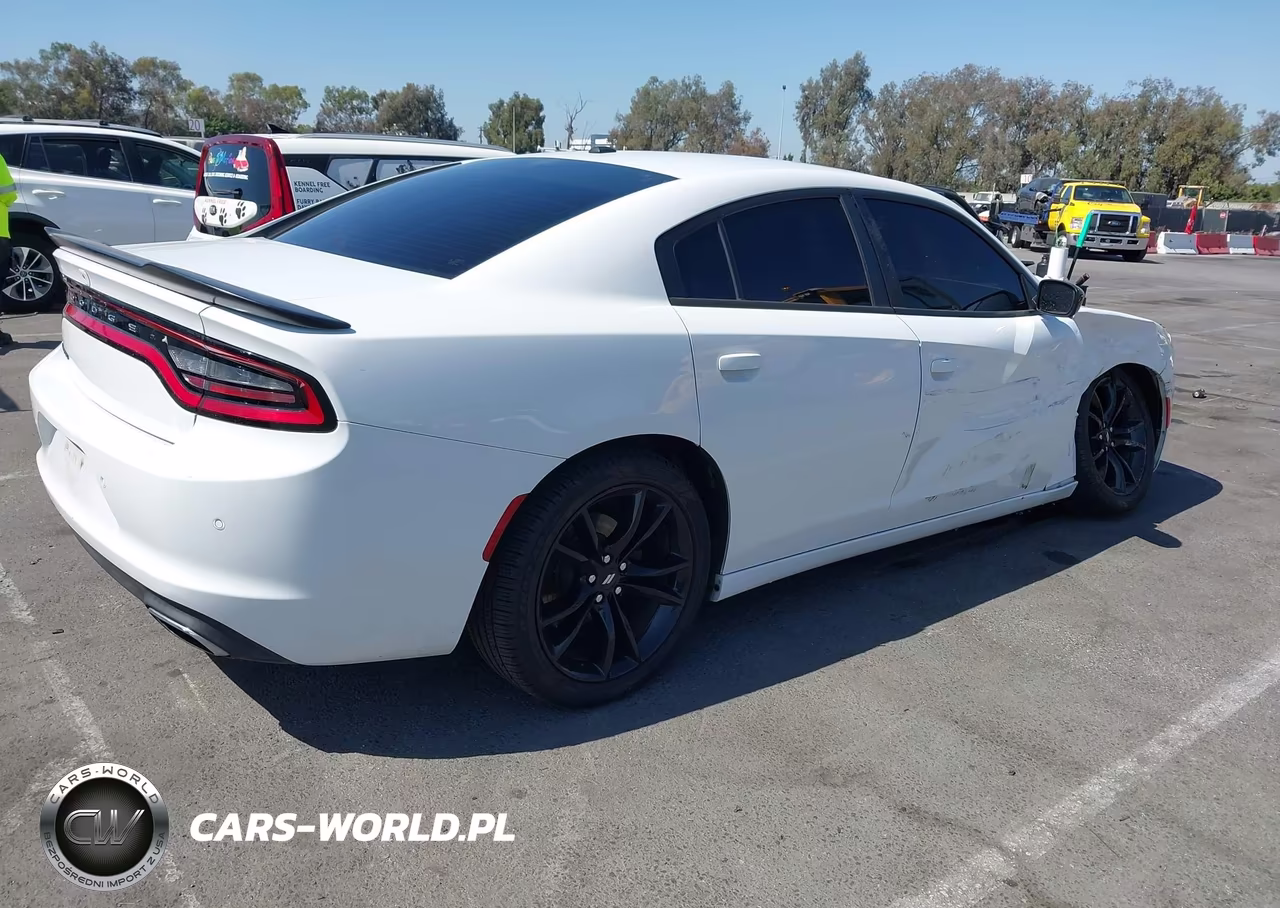 2018 Dodge Charger Sxt Rwd VIN:2C3CDXBG1JH272952 - 4
