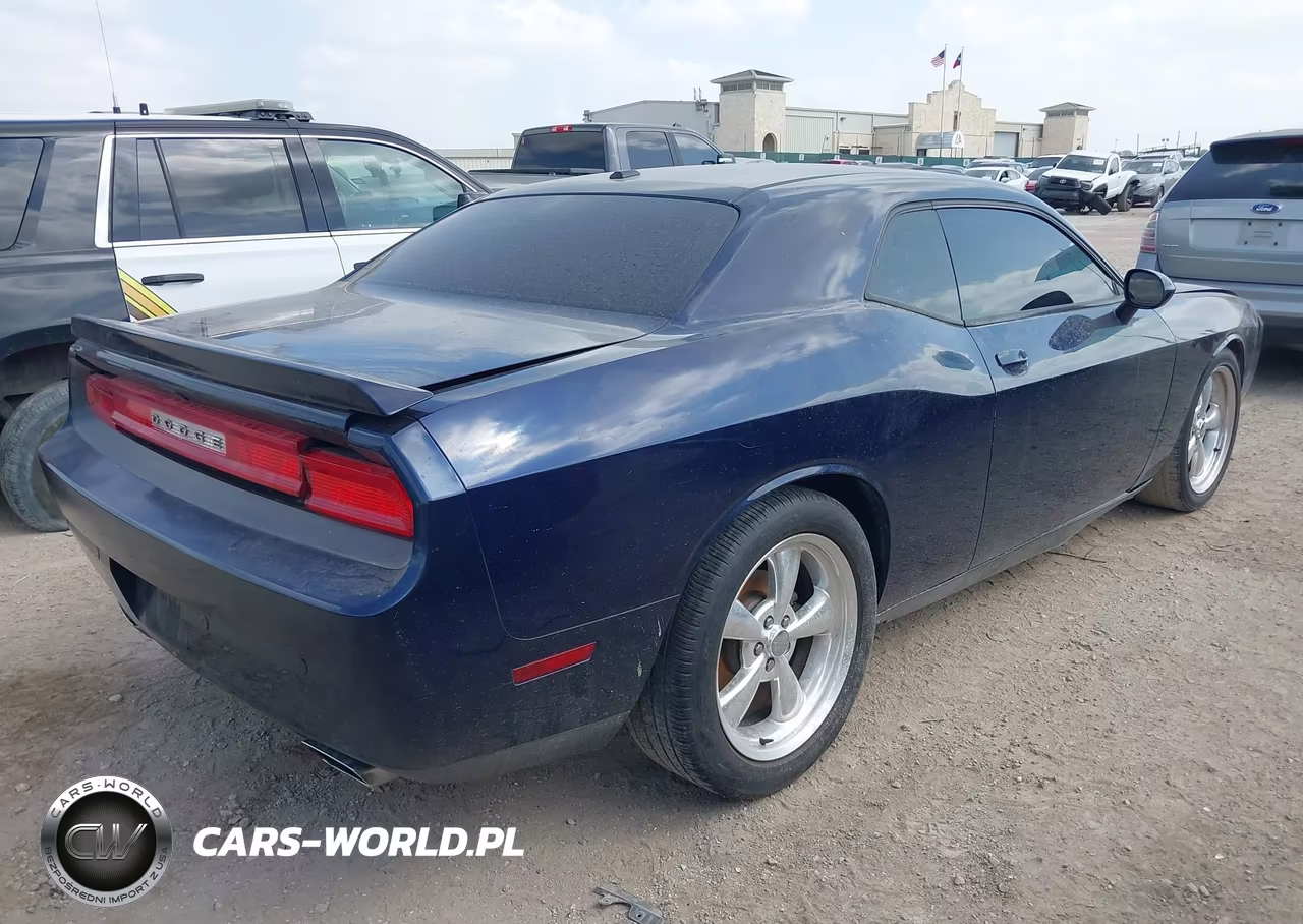 2013 Dodge Challenger R-T Classic VIN:2C3CDYBT4DH570063 - 4
