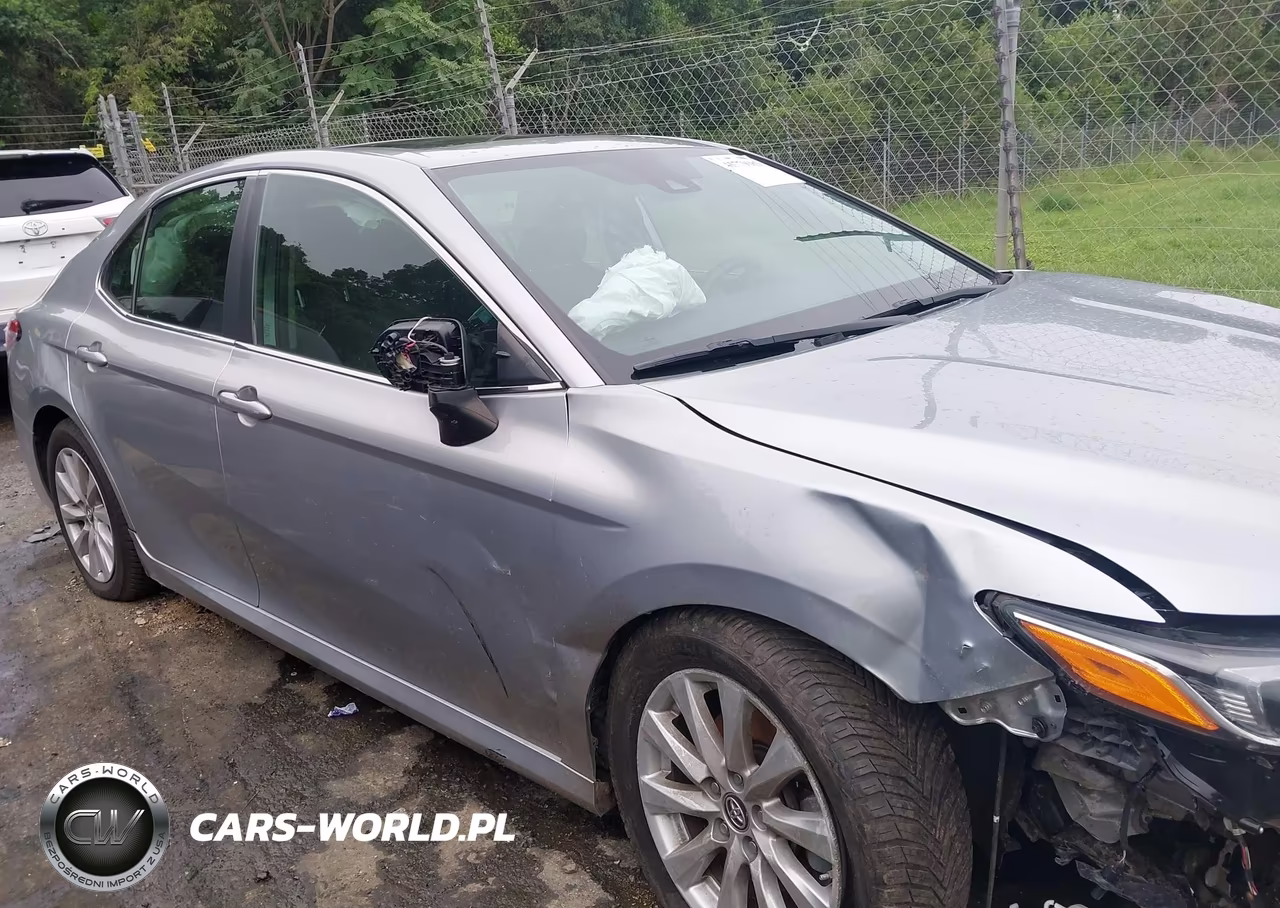 2019 Toyota Camry Le VIN:4T1B11HKXKU210632 - 13