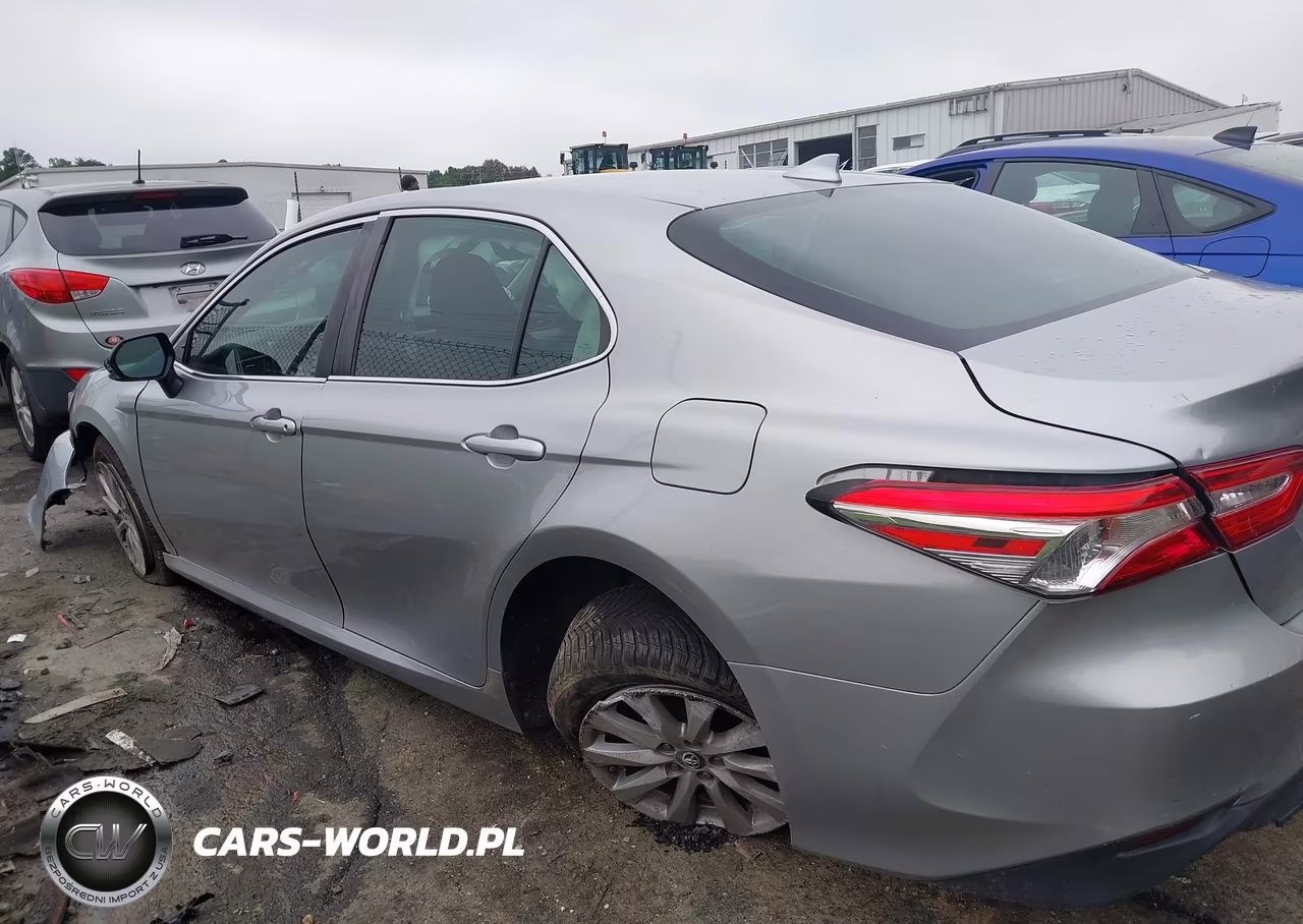 2019 Toyota Camry Le VIN:4T1B11HKXKU210632 - 14