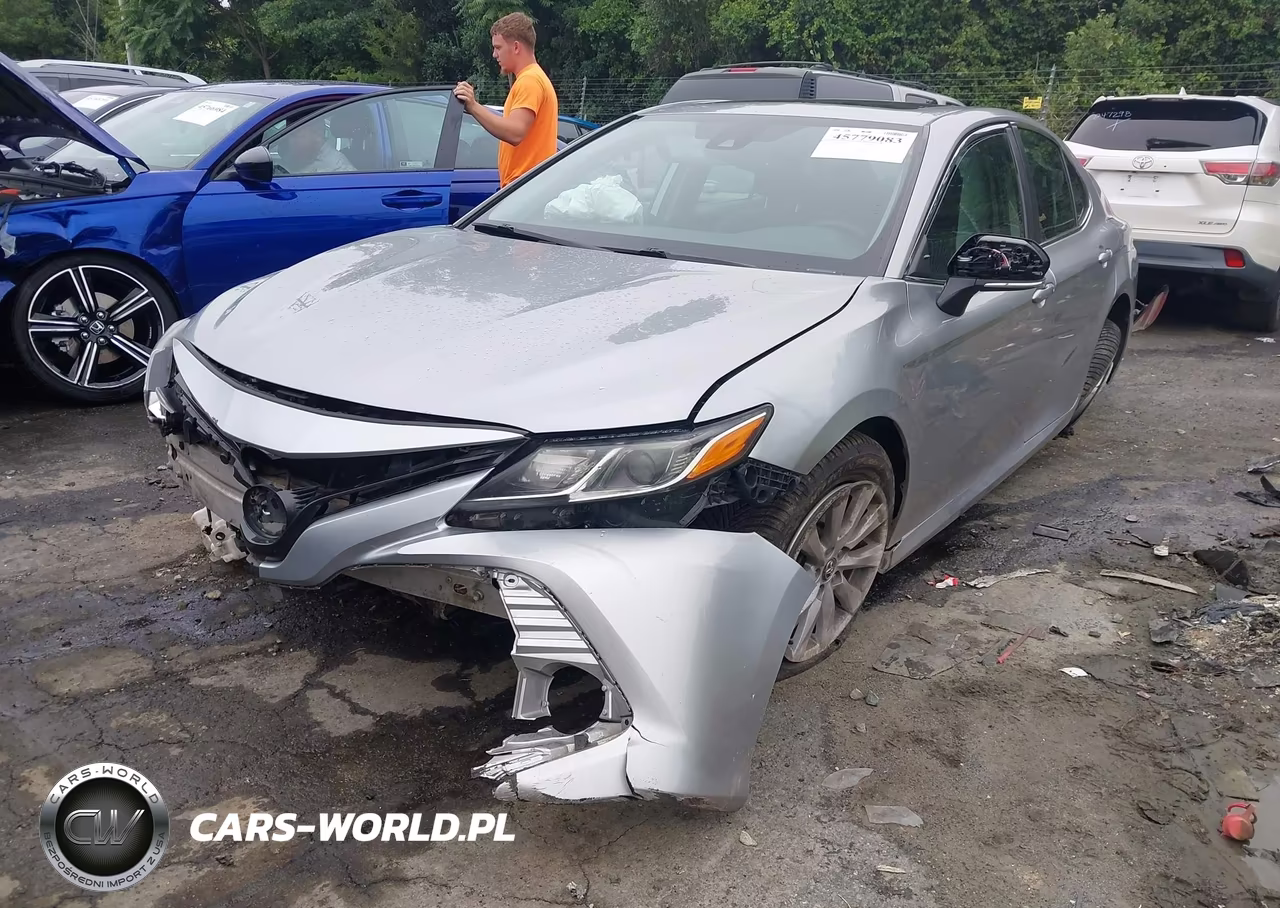 2019 Toyota Camry Le VIN:4T1B11HKXKU210632 - 2