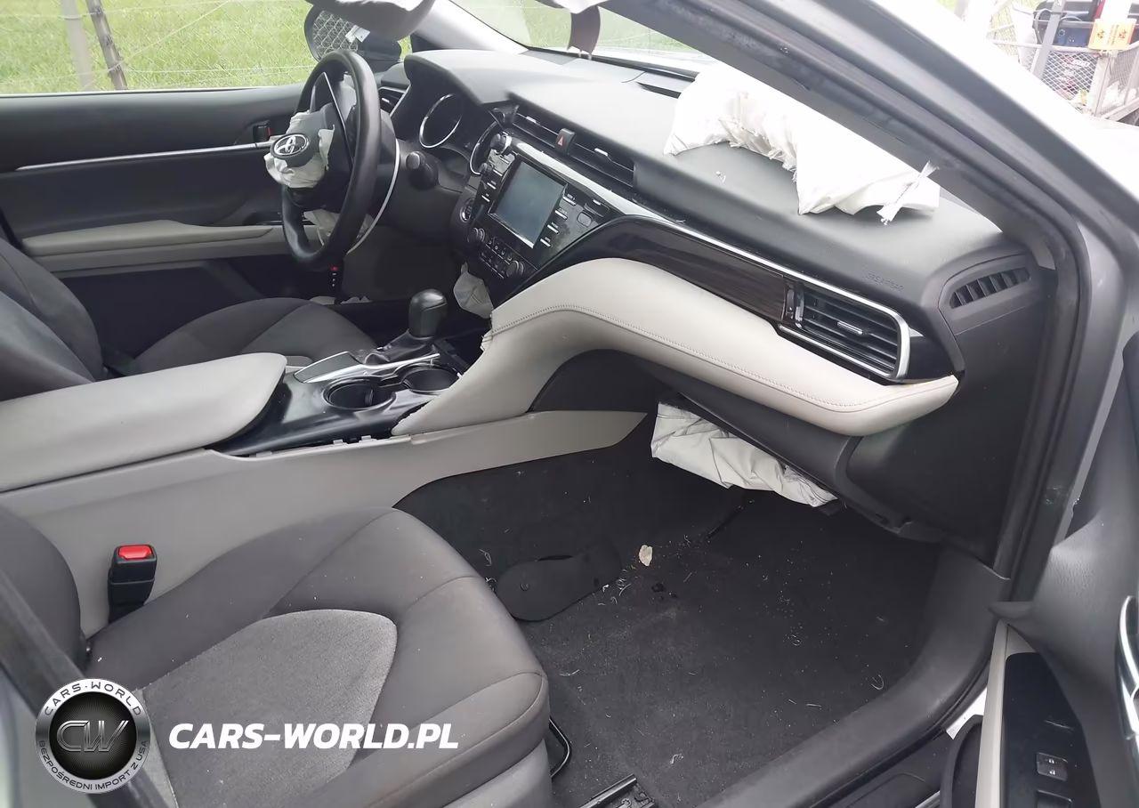 2019 Toyota Camry Le VIN:4T1B11HKXKU210632 - 5