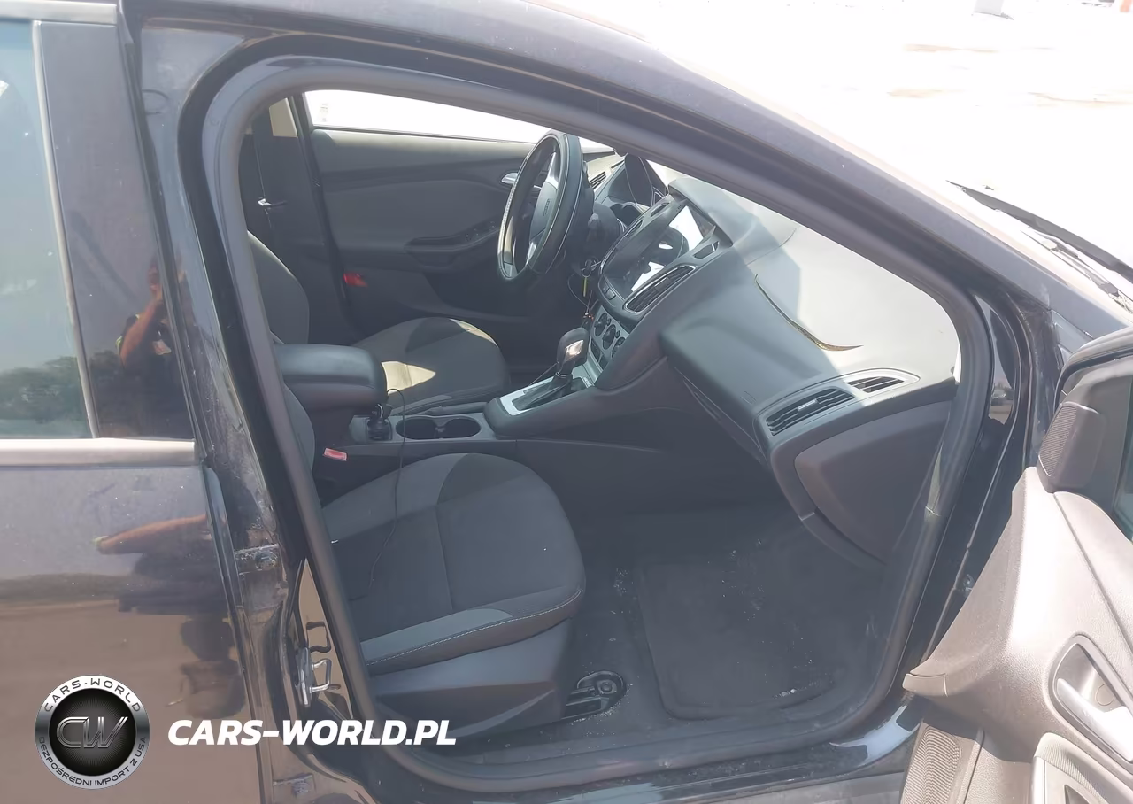 2013 Ford Focus Se VIN:1FADP3F22DL351302 - 5