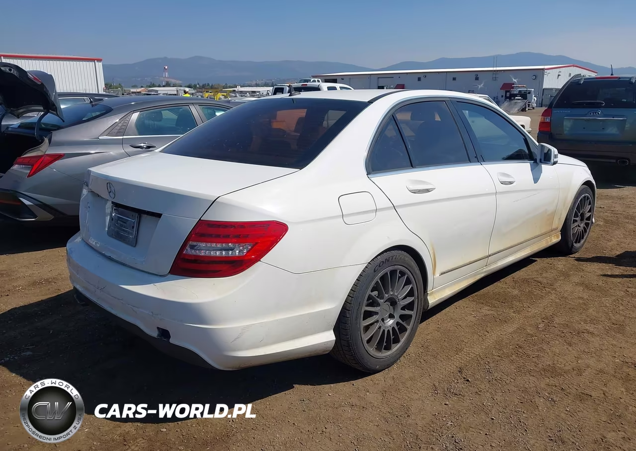 2013 Mercedes-Benz C 250 Sport VIN:WDDGF4HBXDA851769 - 4