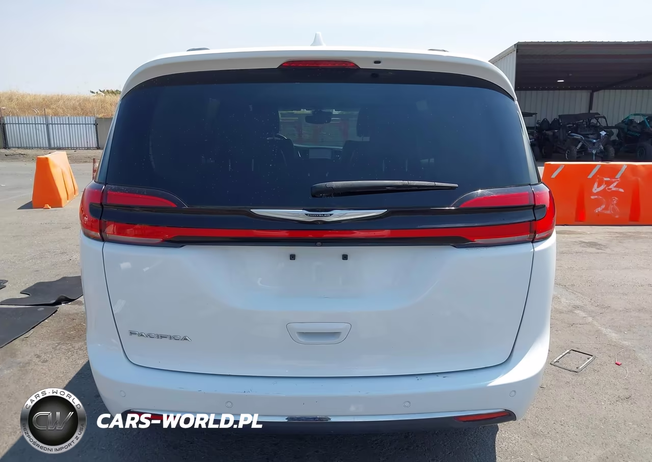 2022 Chrysler Pacifica Touring L VIN:2C4RC1BG0NR154381 - 17