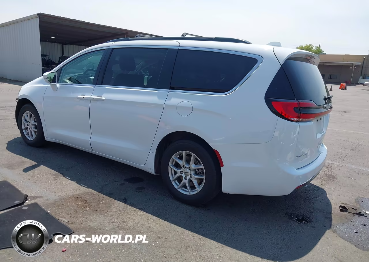 2022 Chrysler Pacifica Touring L VIN:2C4RC1BG0NR154381 - 3