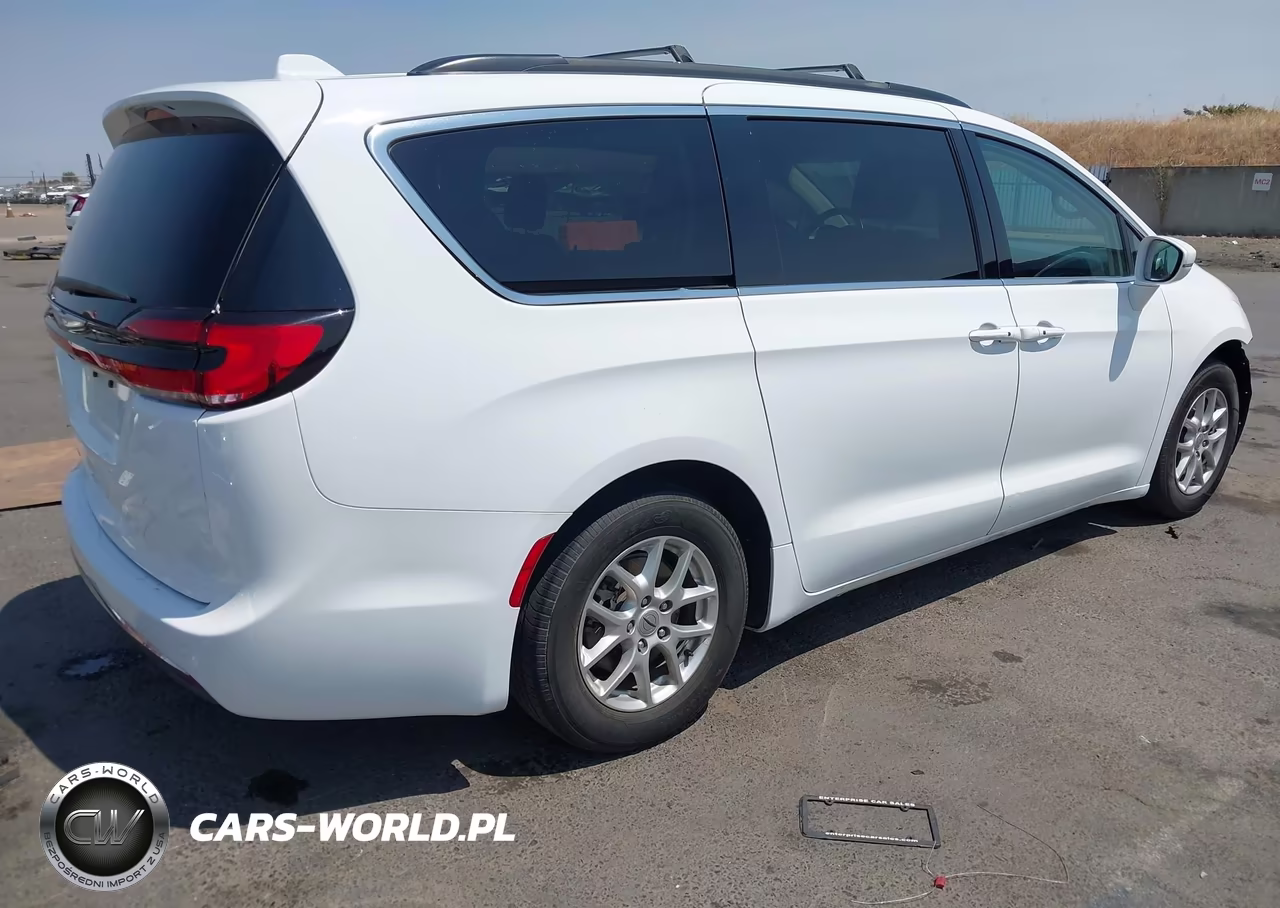 2022 Chrysler Pacifica Touring L VIN:2C4RC1BG0NR154381 - 4