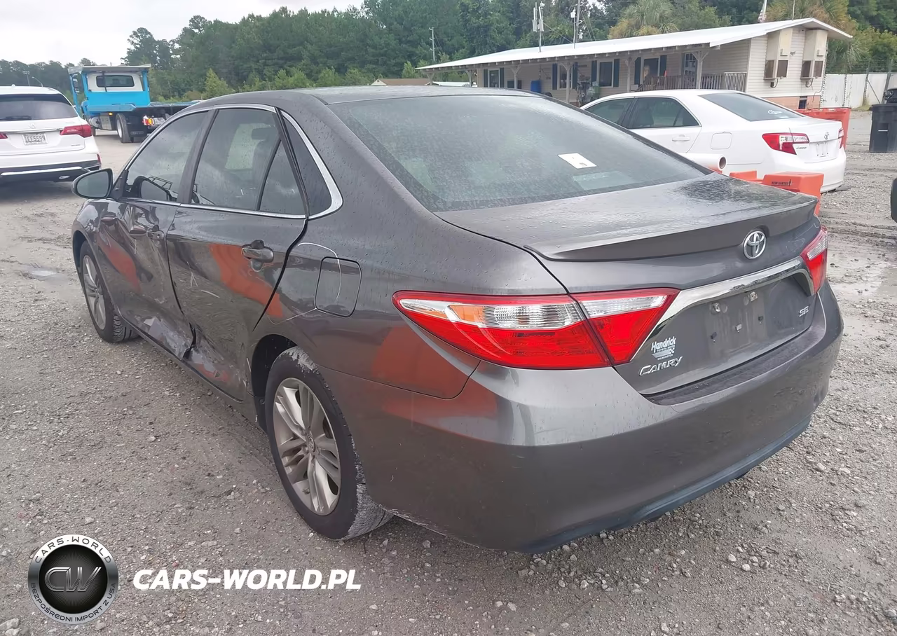 2015 Toyota Camry Se VIN:4T1BF1FK3FU056078 - 3
