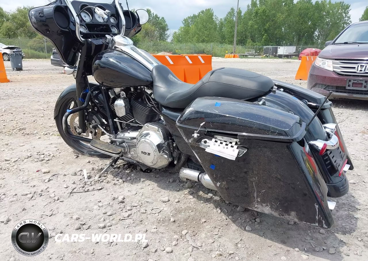 2013 Harley-Davidson Flhx Street Glide VIN:1HD1KBM17DB690240 - 3