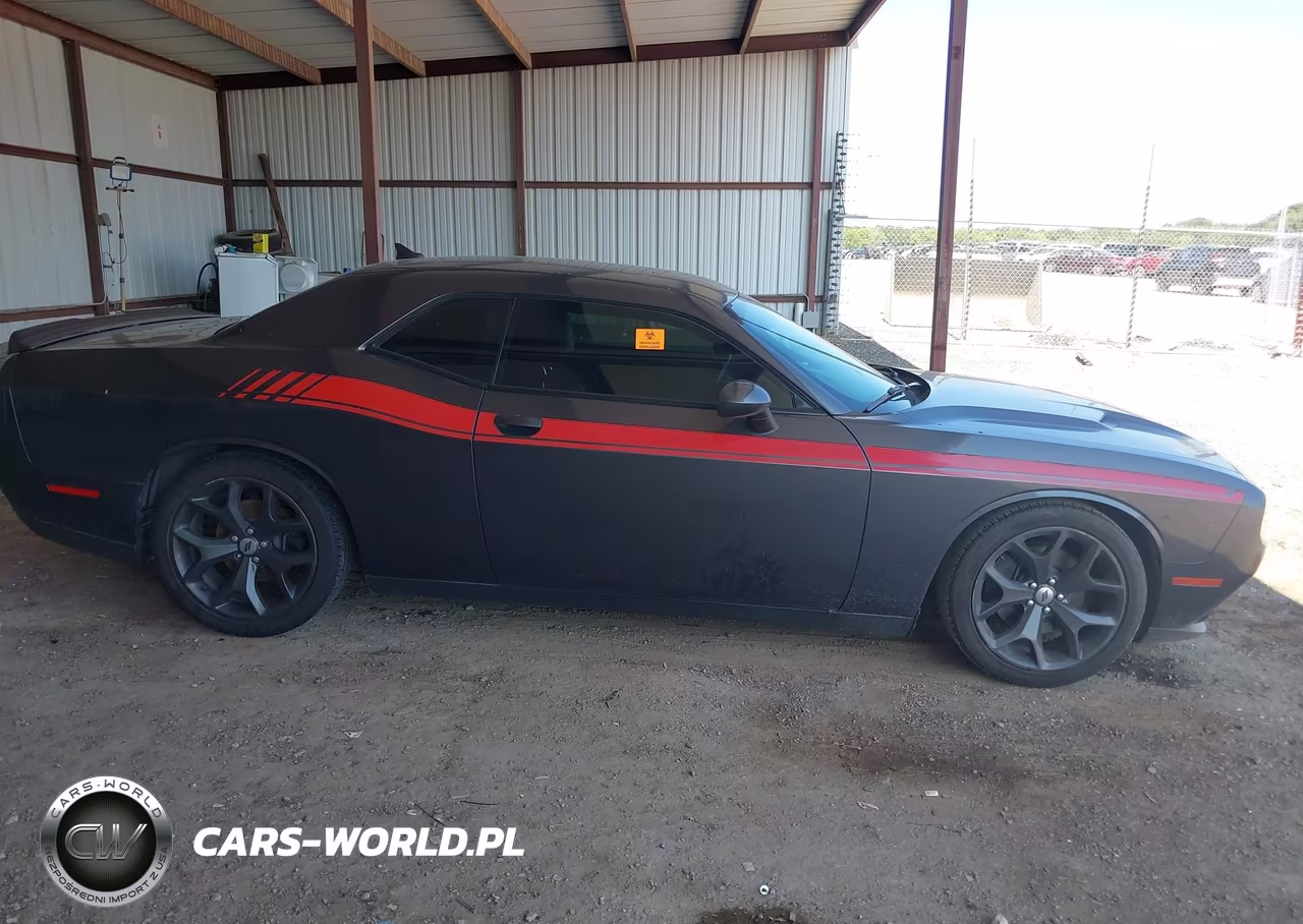 2018 Dodge Challenger Sxt Plus VIN:2C3CDZAG5JH183088 - 5
