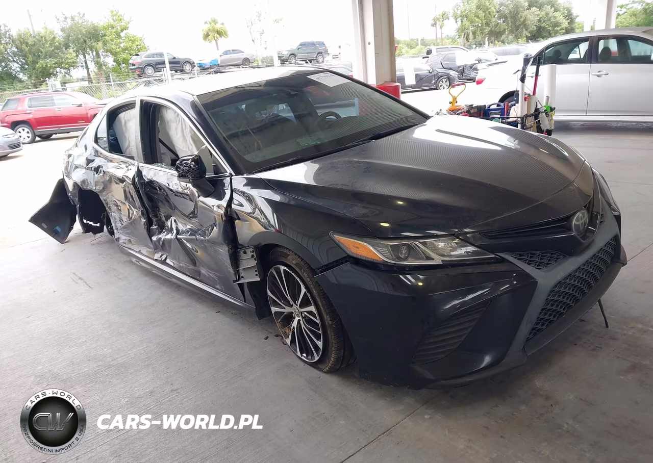 2020 Toyota Camry Se