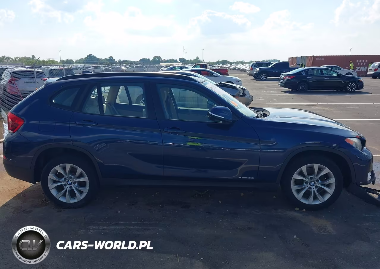 2014 BMW X1 xDrive28I VIN:WBAVL1C50EVY23528 - 13