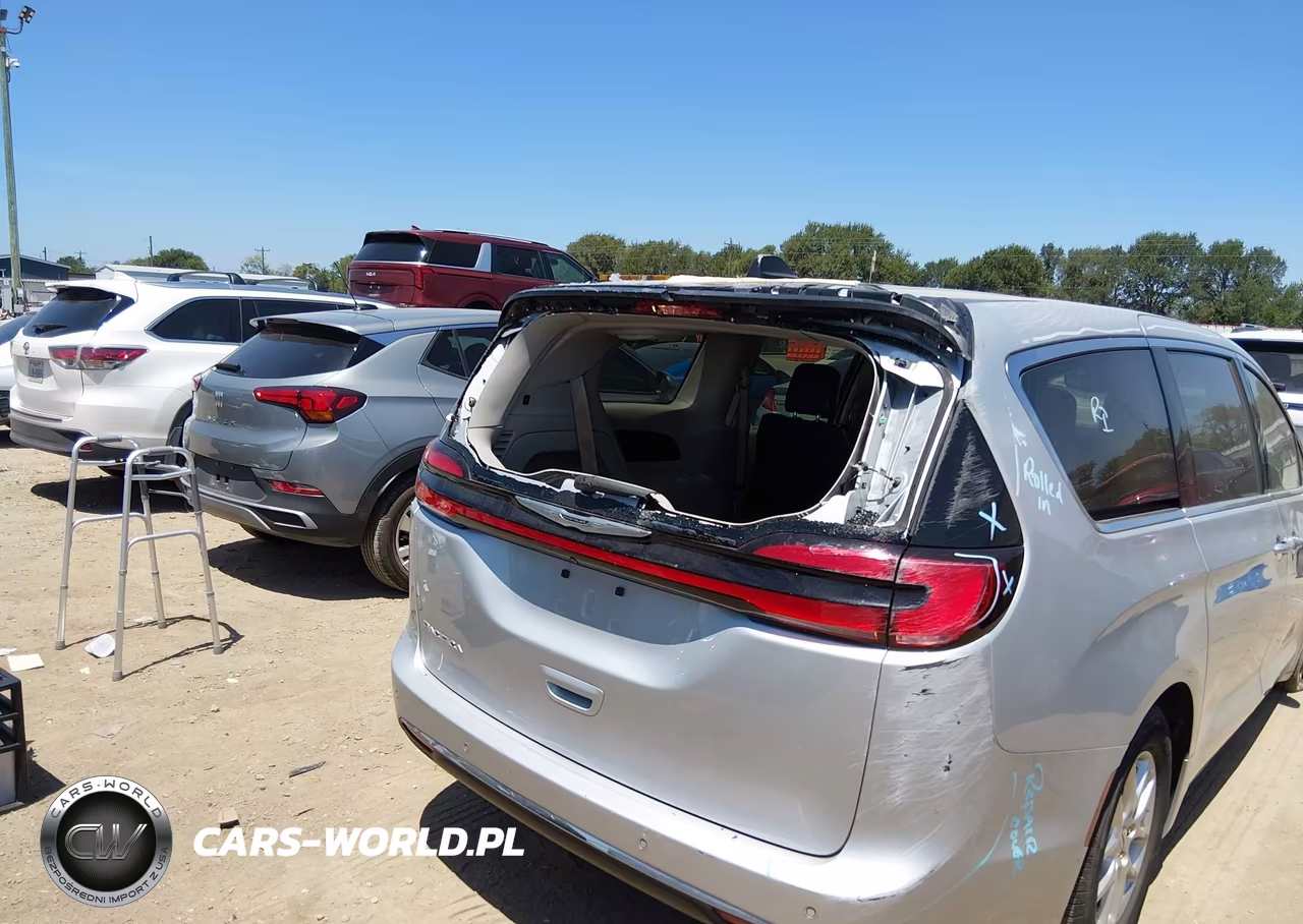 2024 Chrysler Pacifica Touring L VIN:2C4RC1BG3RR197425 - 6