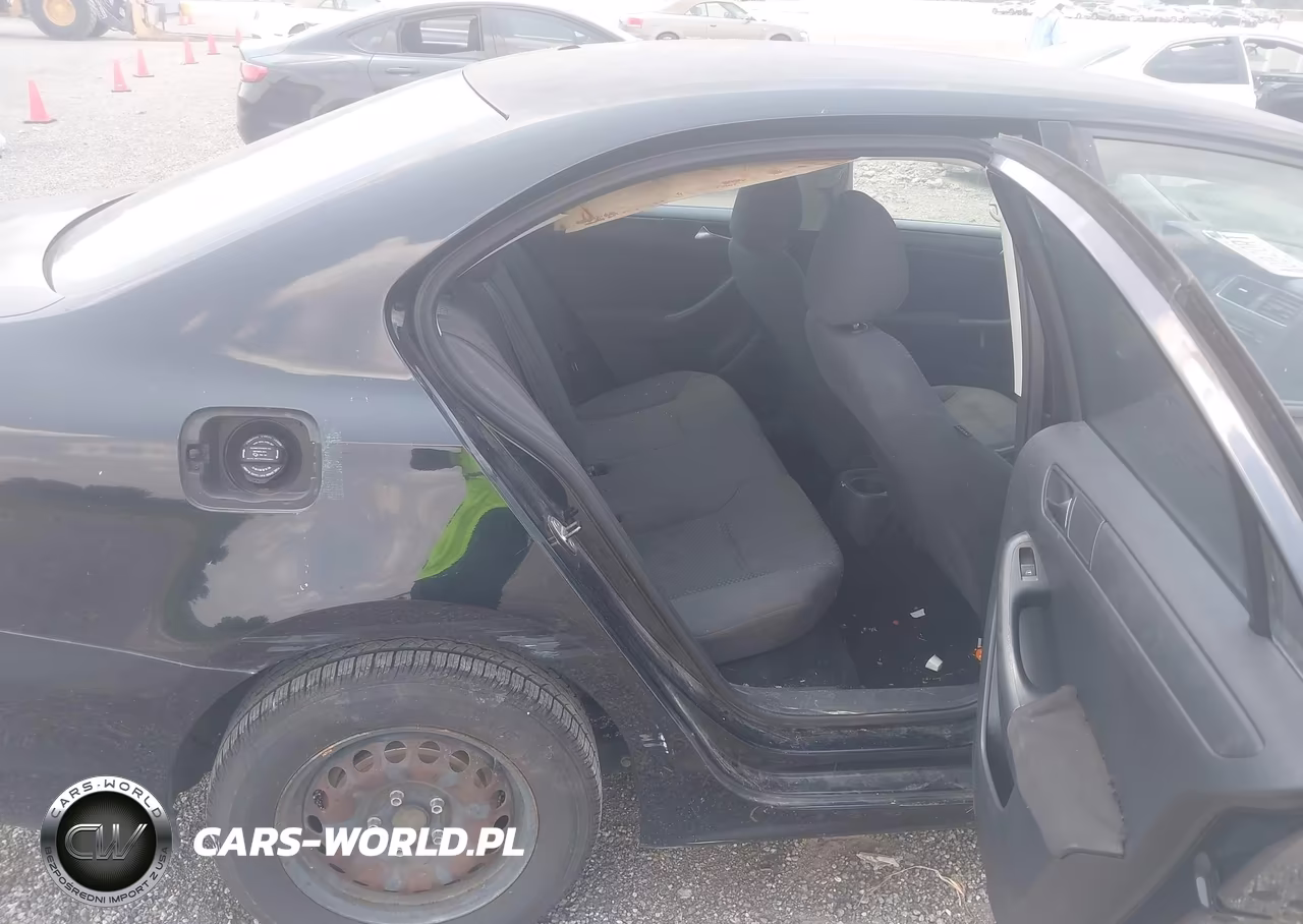 2011 Volkswagen Jetta 2.0L S VIN:3VW2K7AJ3BM107396 - 8