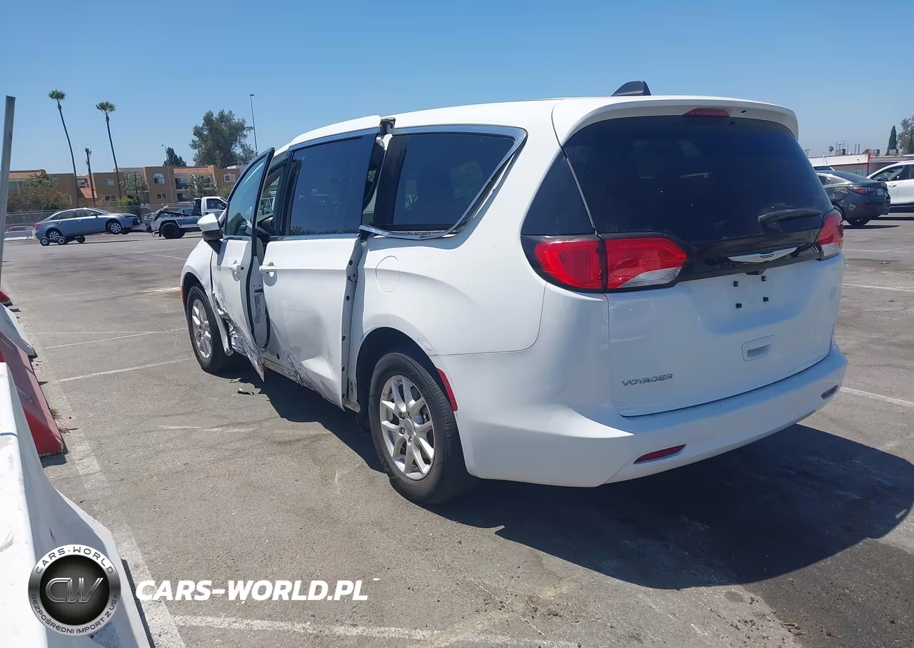 2022 Chrysler Voyager Lx VIN:2C4RC1CG0NR158834 - 3