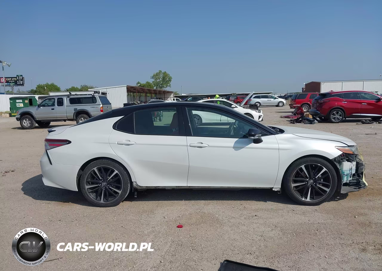 2018 Toyota Camry Xse VIN:4T1B61HK4JU083974 - 13