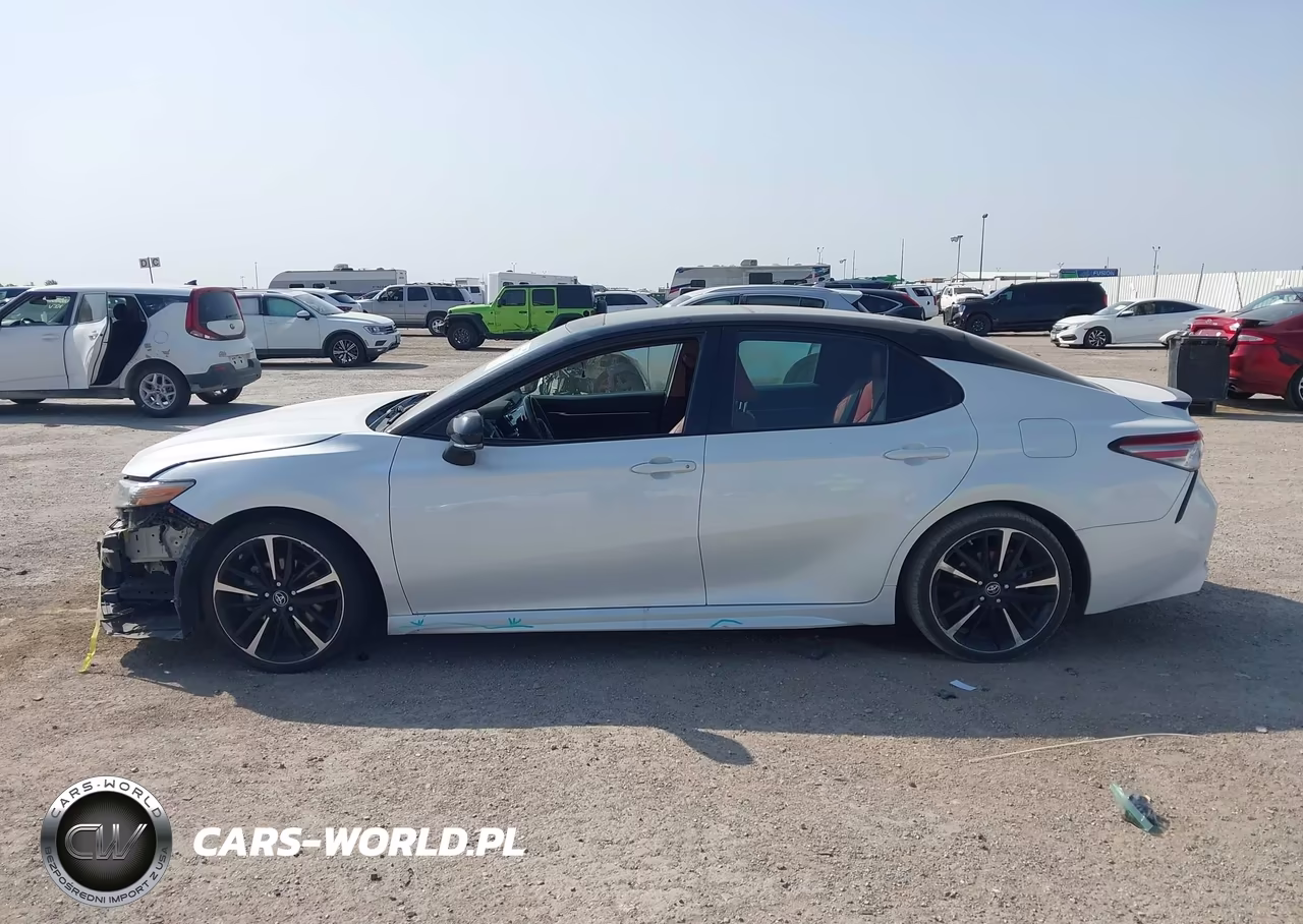2018 Toyota Camry Xse VIN:4T1B61HK4JU083974 - 14