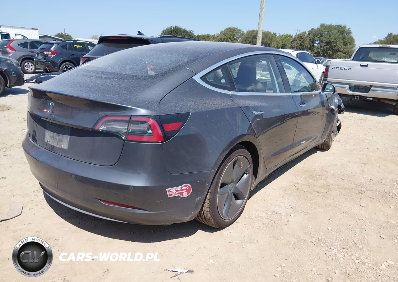 2018 Tesla Model 3 Long Range-Mid Range VIN:5YJ3E1EA9JF033992 - 4
