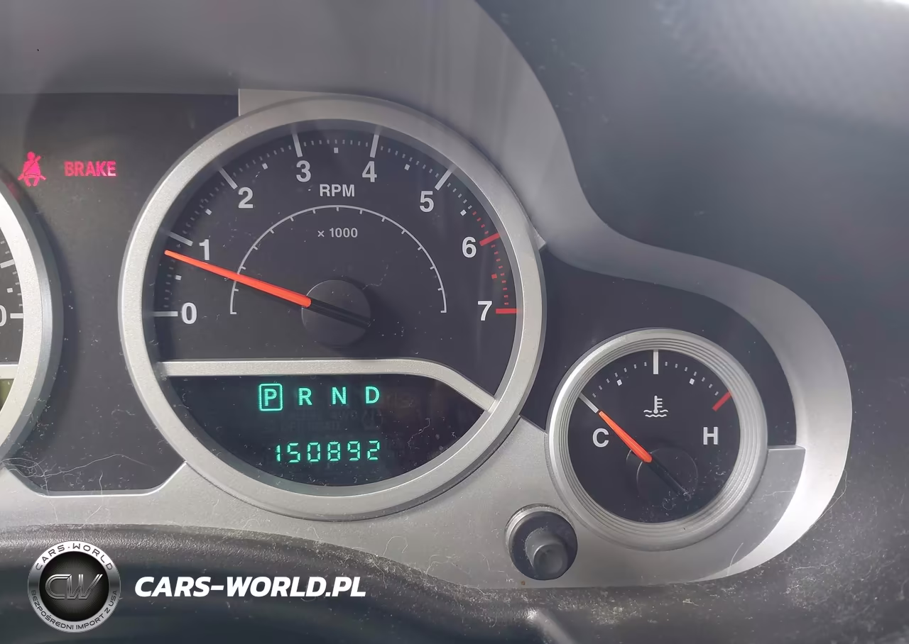 2009 Jeep Wrangler Unlimited Sahara VIN:1J4GA59139L765388 - 15